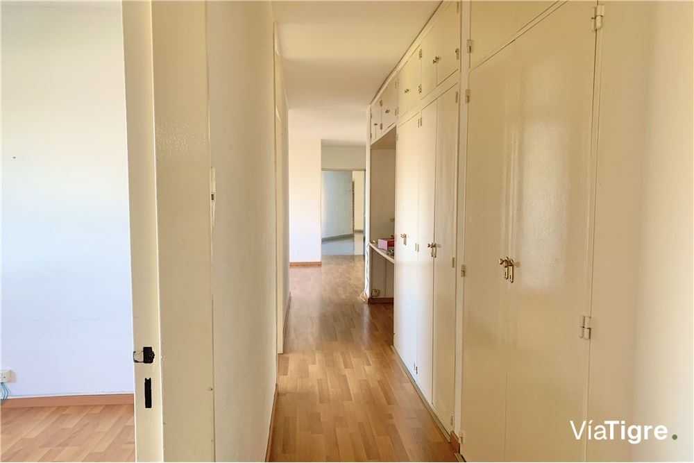 Venta Departamento 4 Amb con Balcón, Martinez