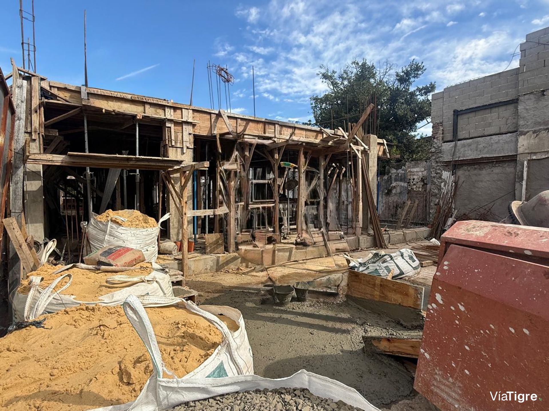 Venta 2 Amb Balcon San Isidro.pozo En Construccion