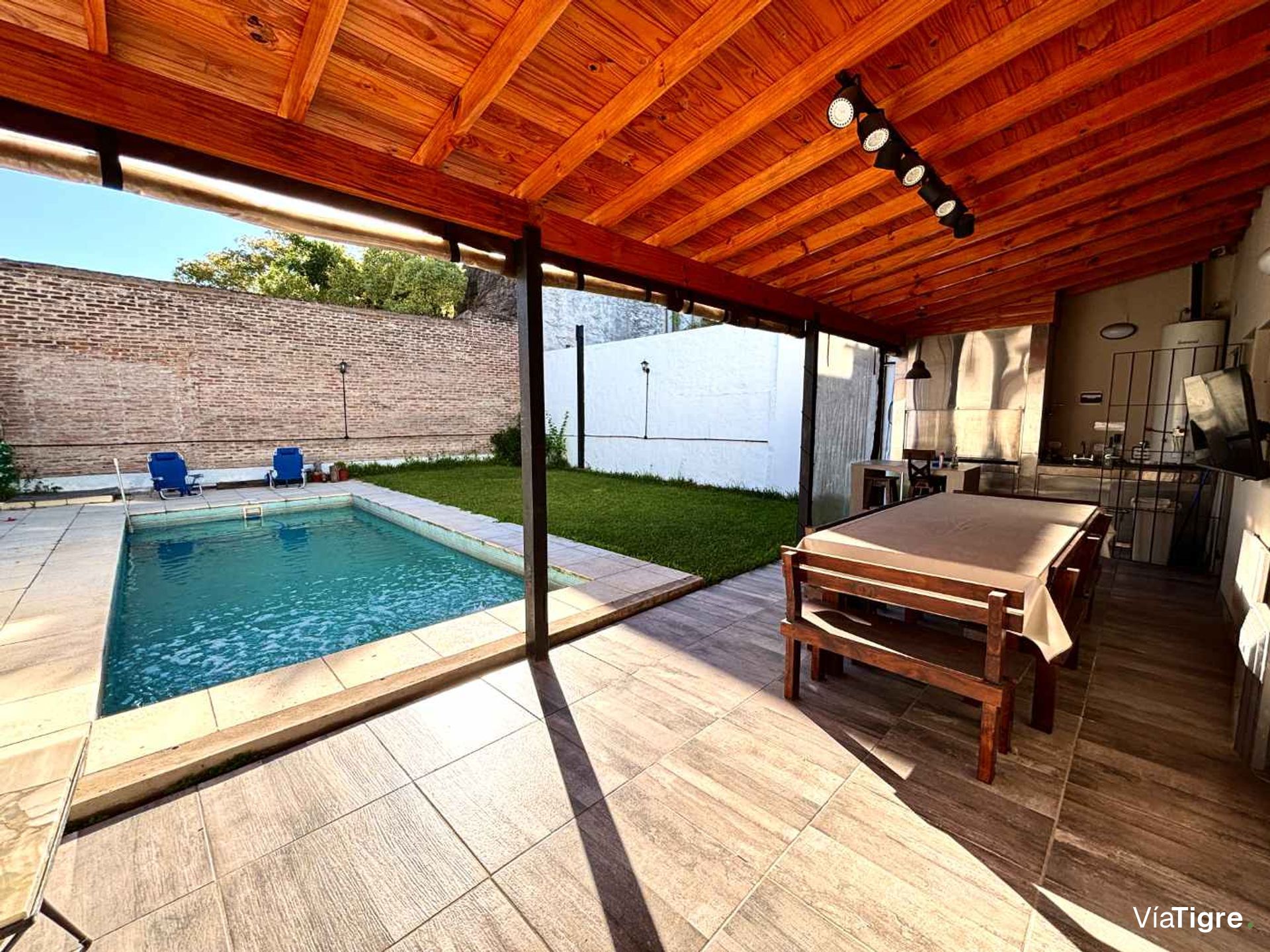 Alquiler Casa Amoblada, 6 amb, Pileta, Martinez