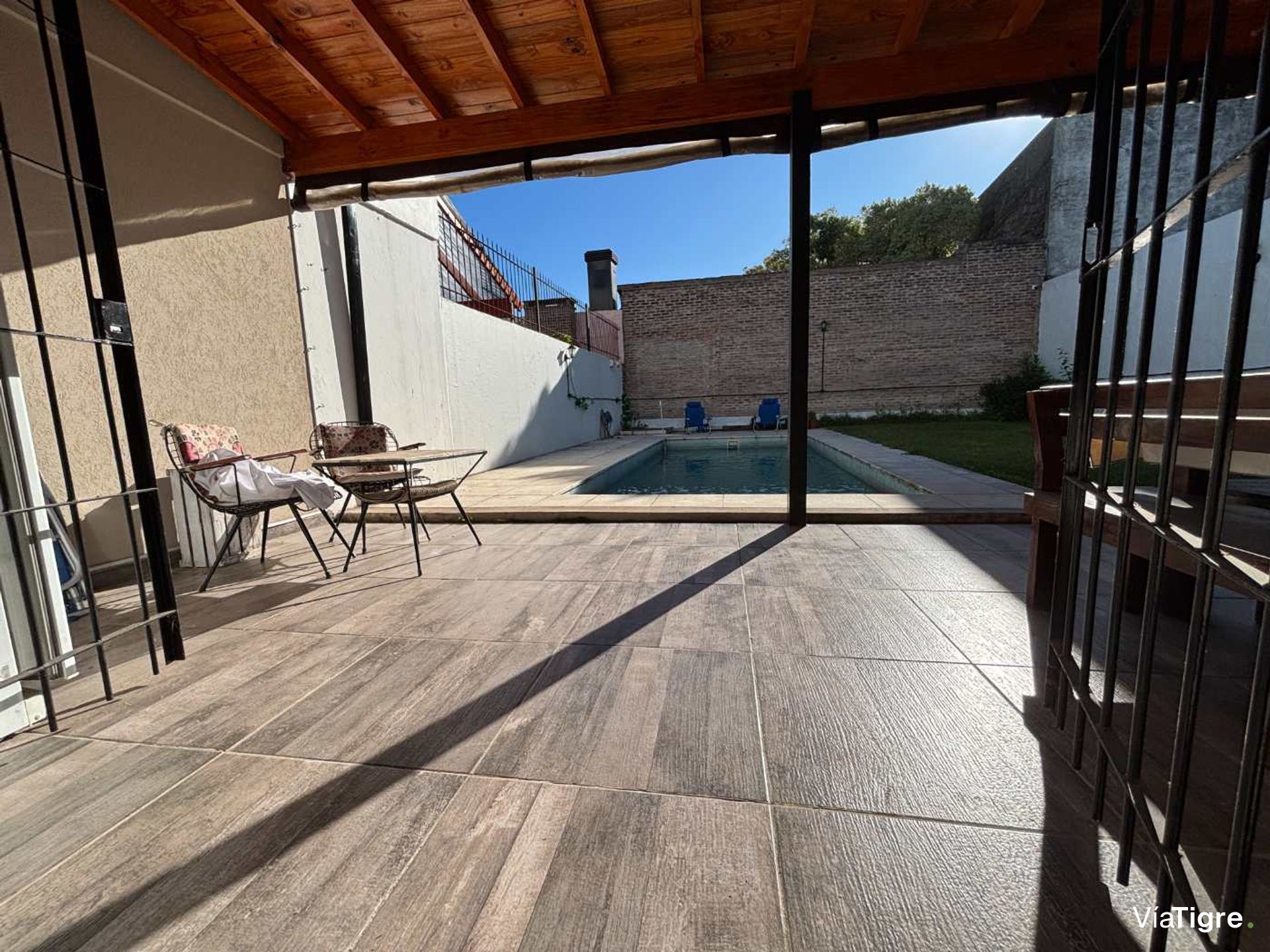 Alquiler Casa Amoblada, 6 amb, Pileta, Martinez