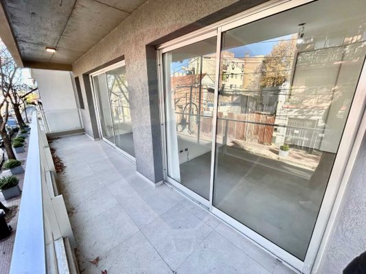 Annual Rental Victoria 1-bedroom With Garage
