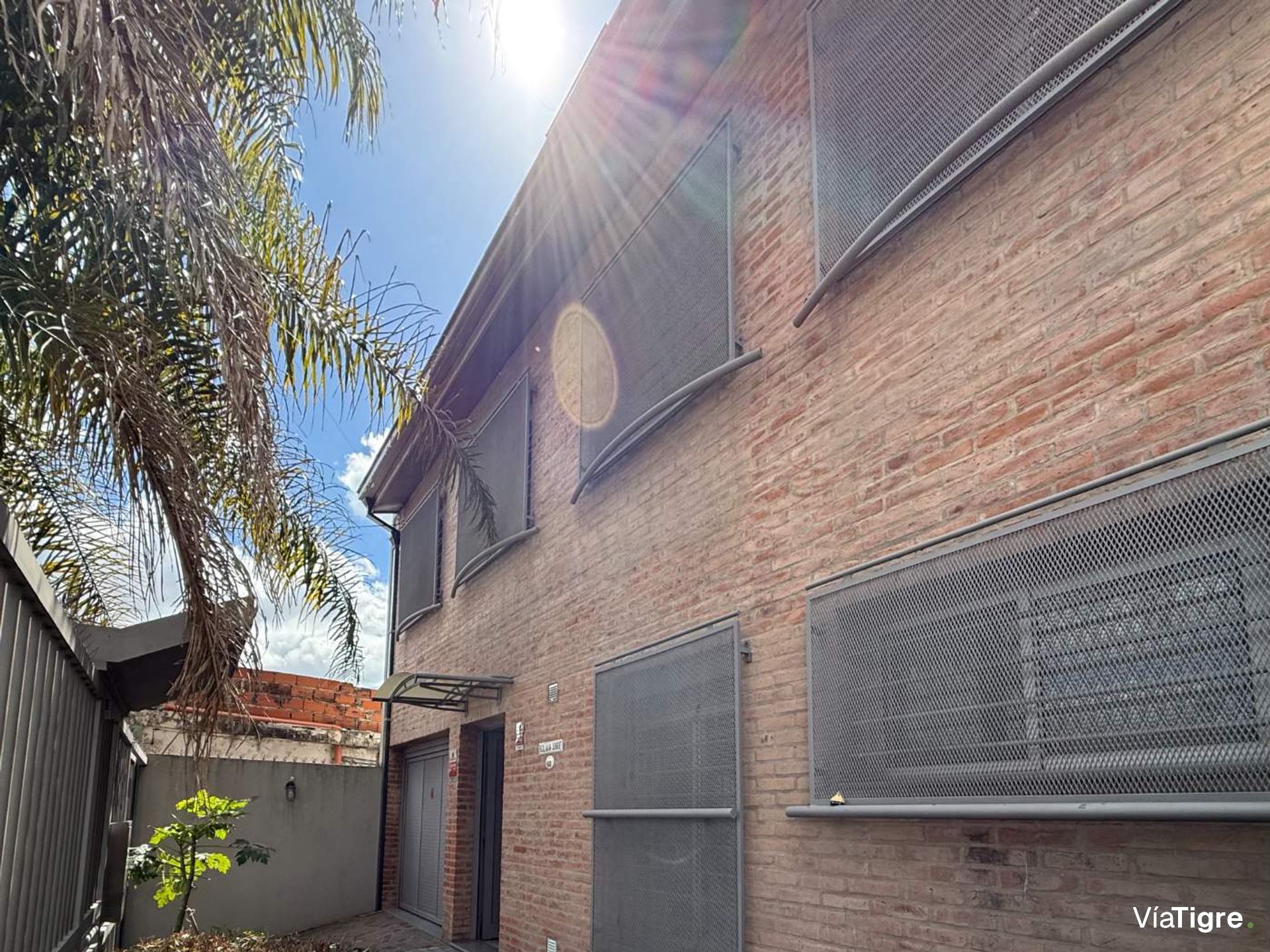 Venta de Casa frente al Newman