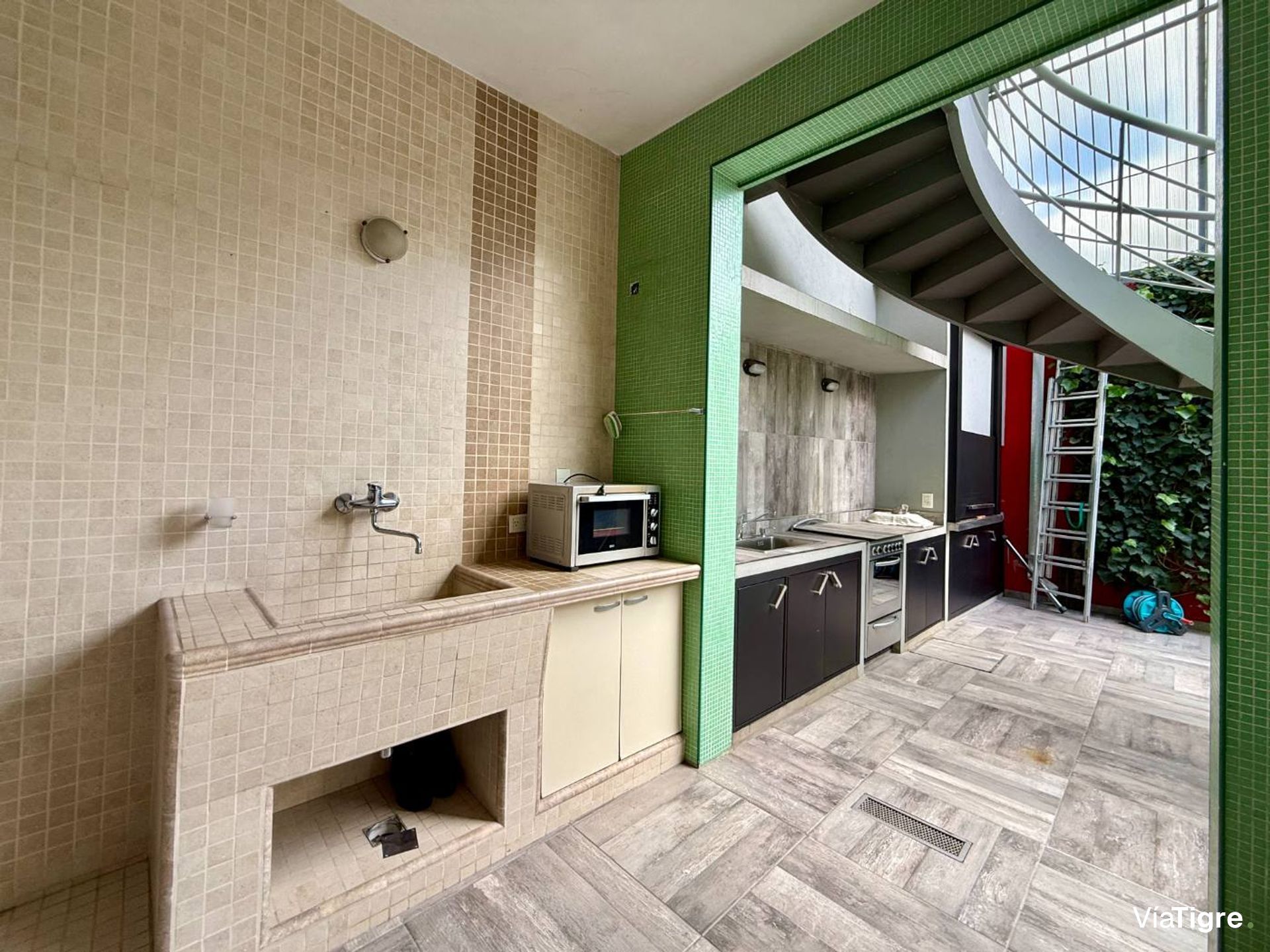 Venta de Casa frente al Newman
