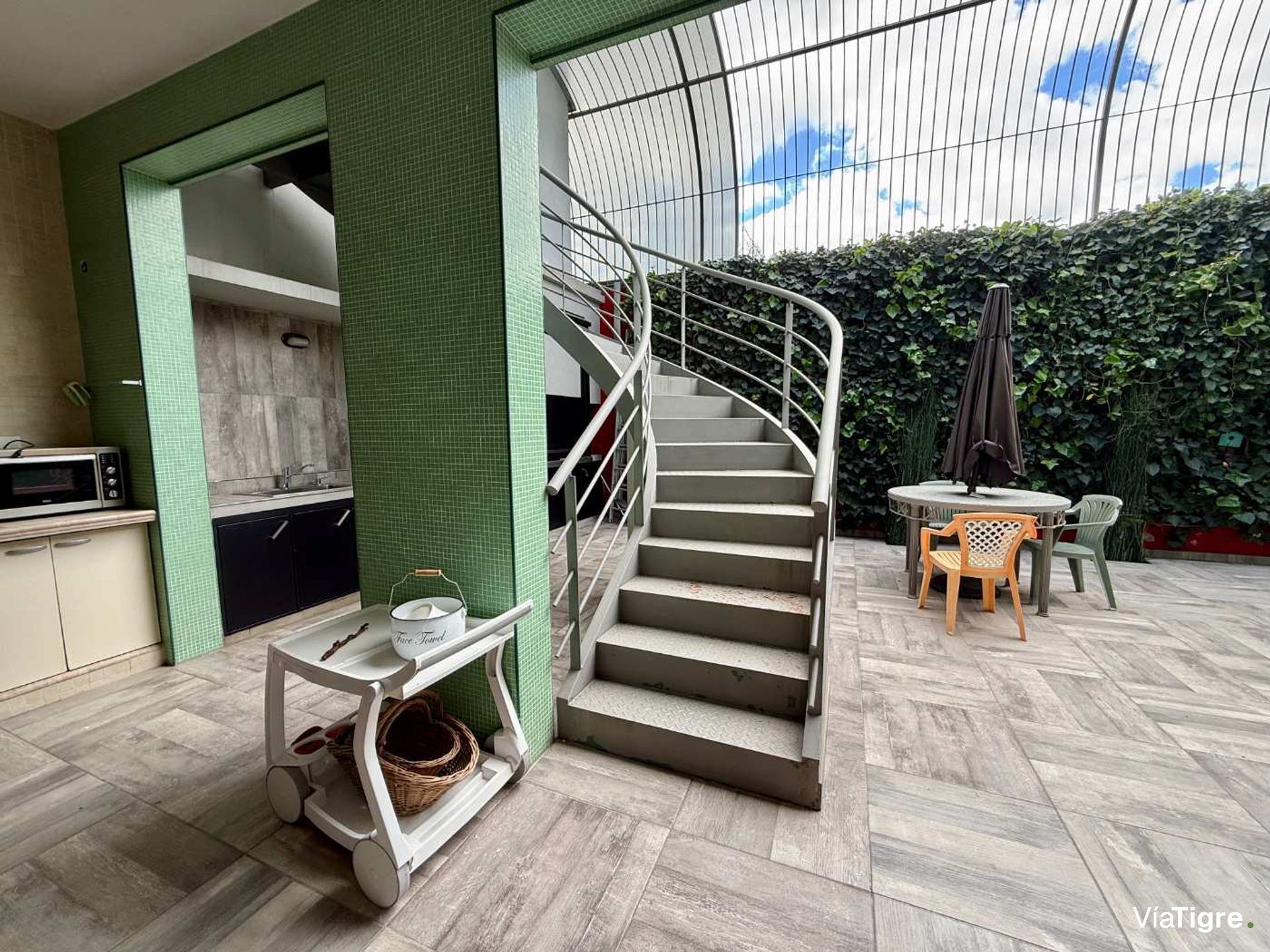 Venta de Casa frente al Newman