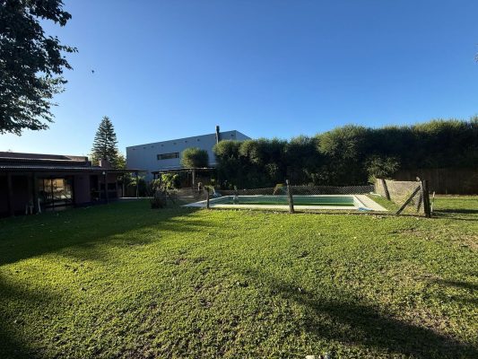Casa 2 Dorm. c/ Pileta y Parque - Tigre