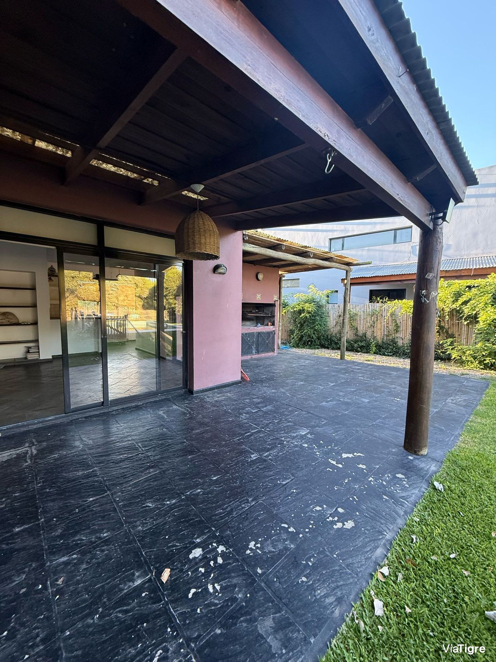 casa 2 Dorm. c/ Pileta y Parque - Santa Catalina