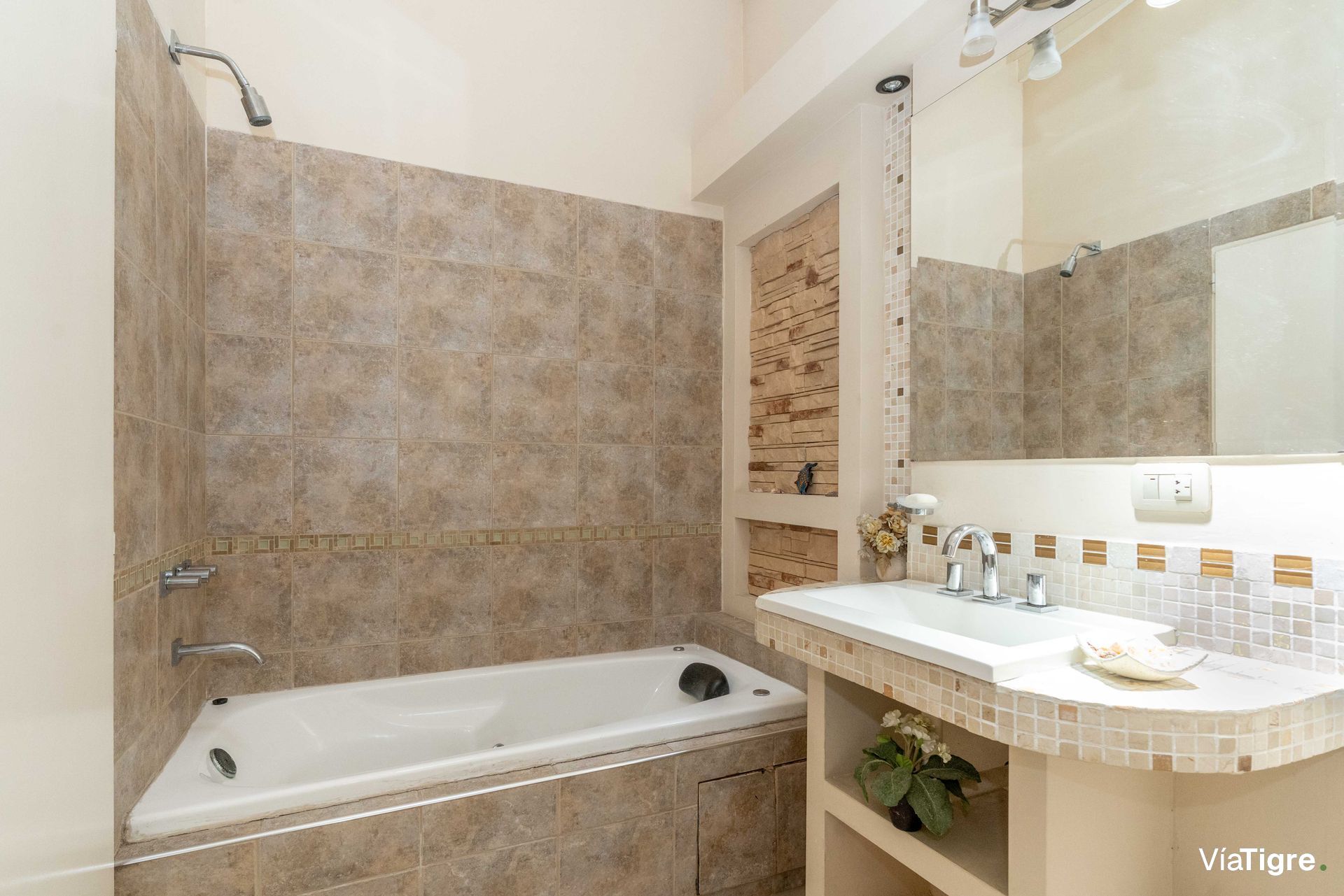Casa Venta Boulogne 3 ambientes con dependencia