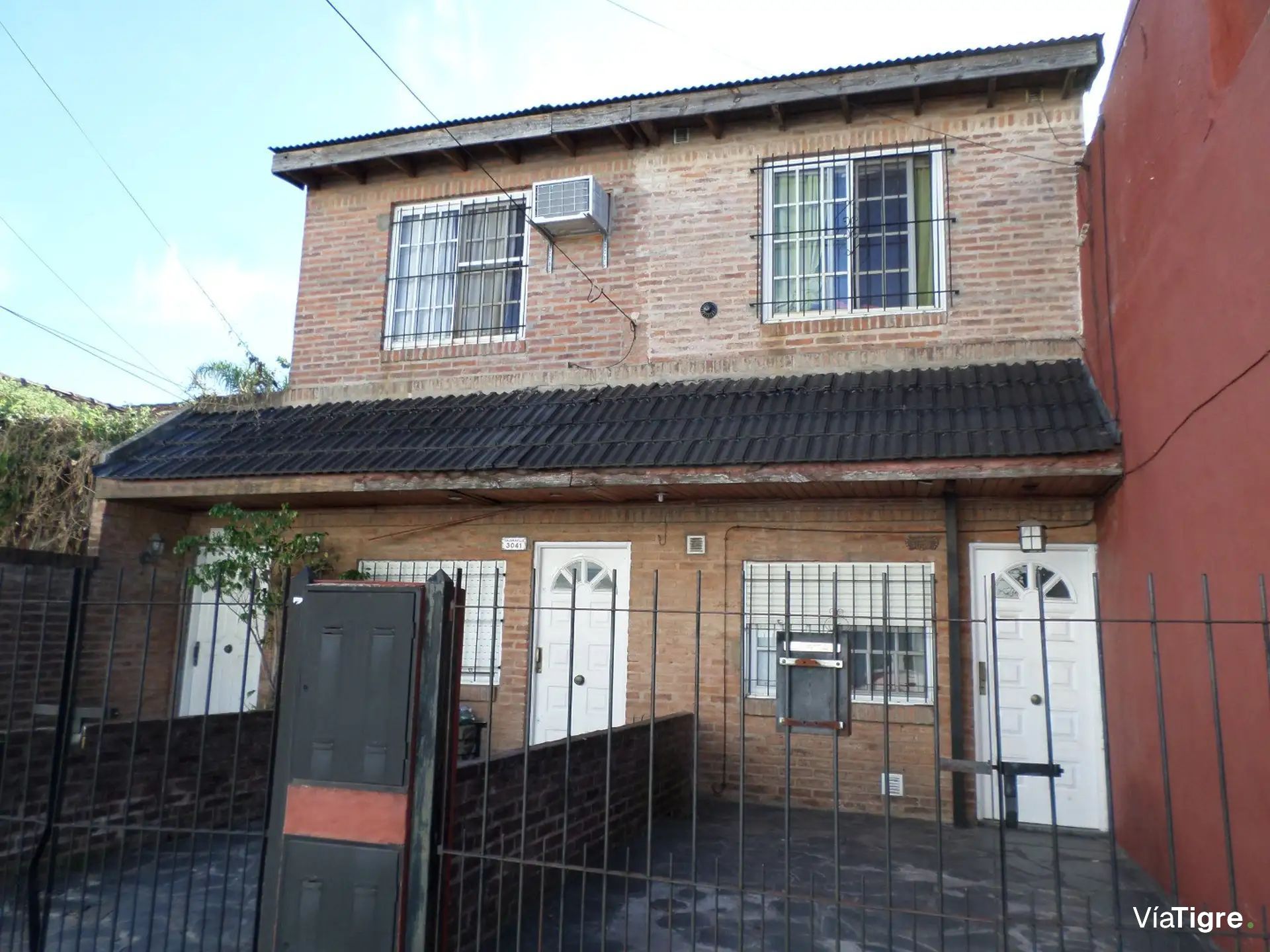 Venta Triplex 3 Ambientes Con Patio Y Cochera