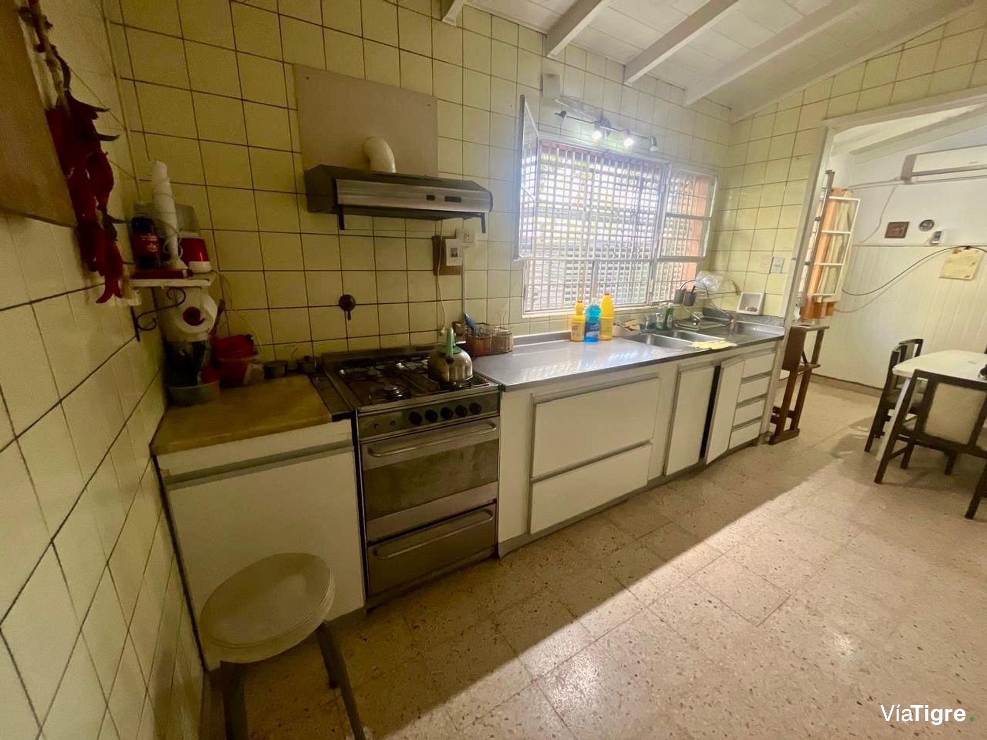 Casa en gran lote en esquina Boulogne