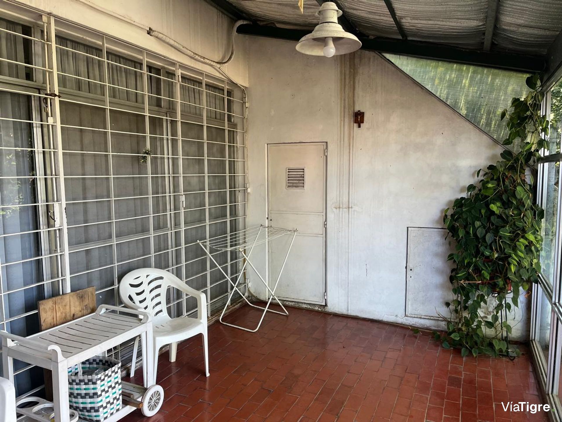 Casa en gran lote en esquina Boulogne