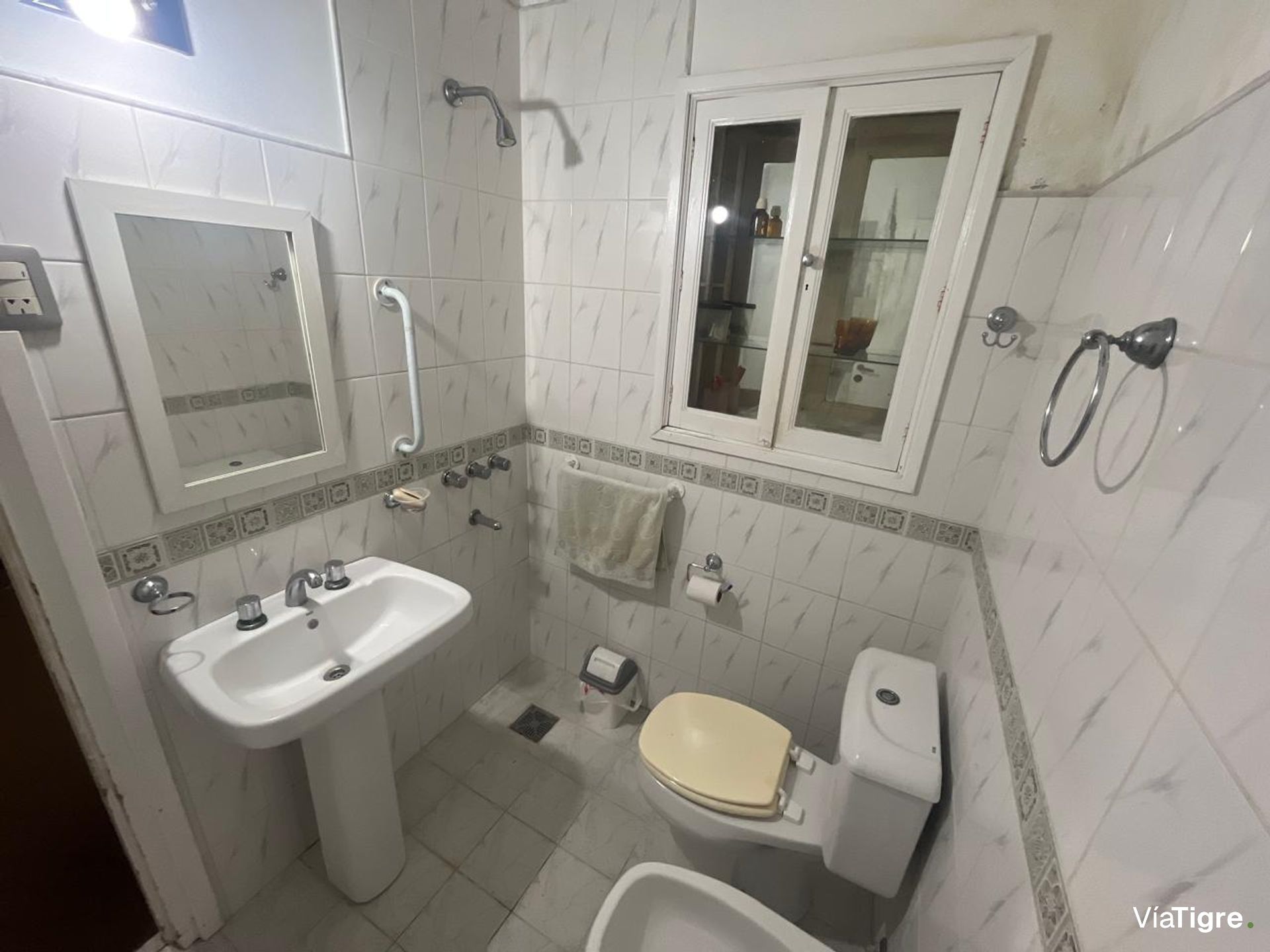 Casa en gran lote en esquina Boulogne