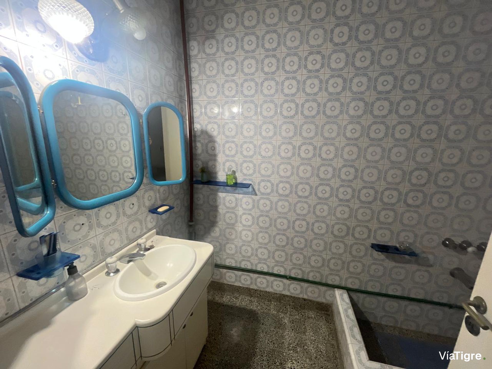 Casa en gran lote en esquina Boulogne