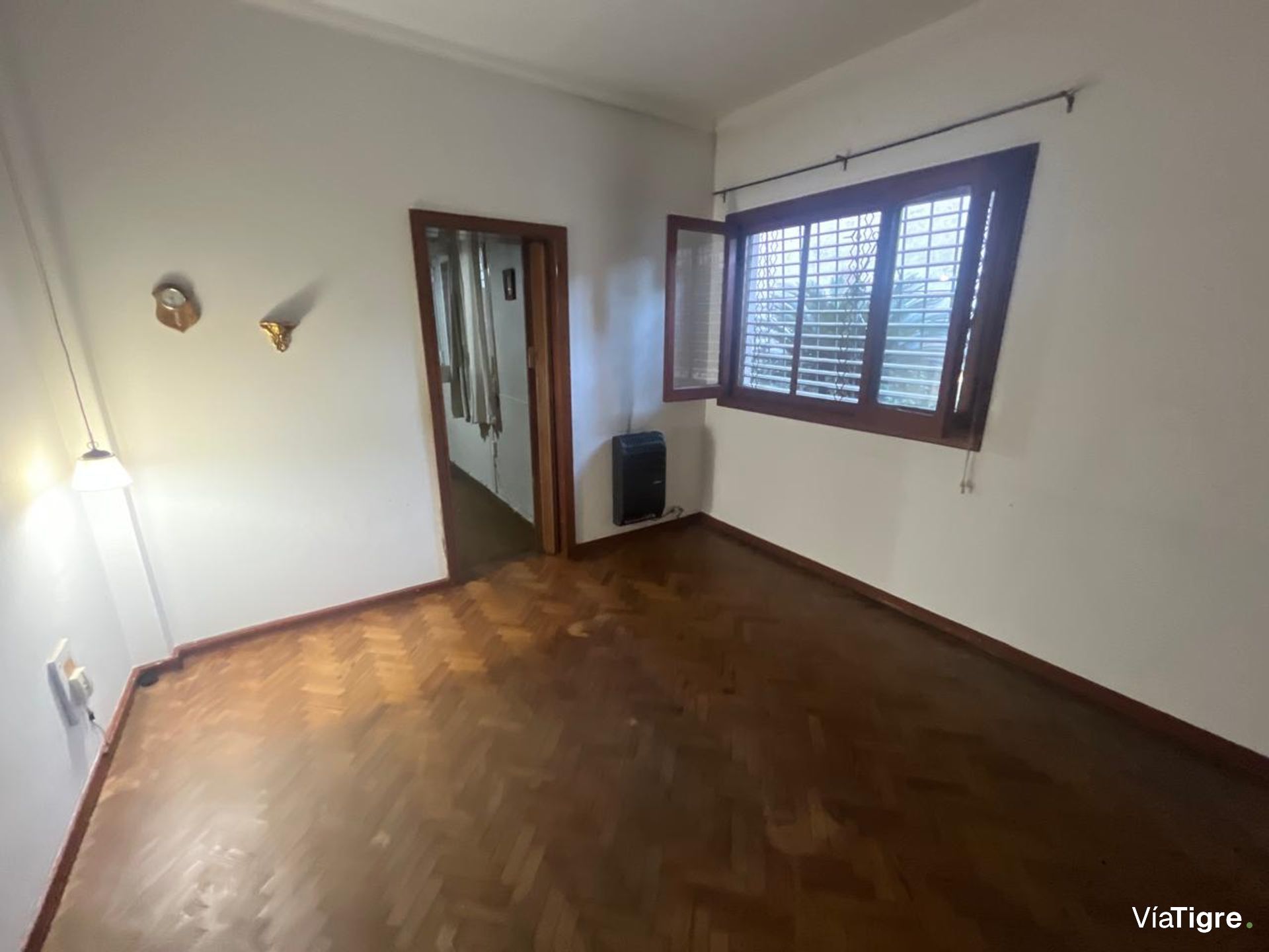 Casa en gran lote en esquina Boulogne