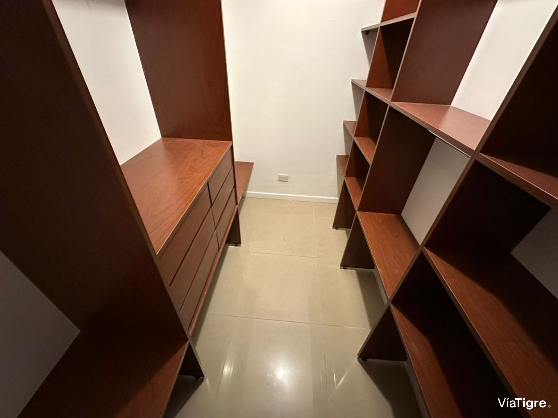 Departamento en alquiler – Av. Libertador 13249