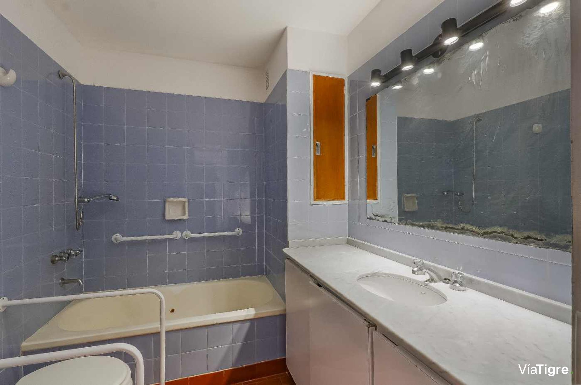 Venta Departamento 5 amb con Cochera, Martínez