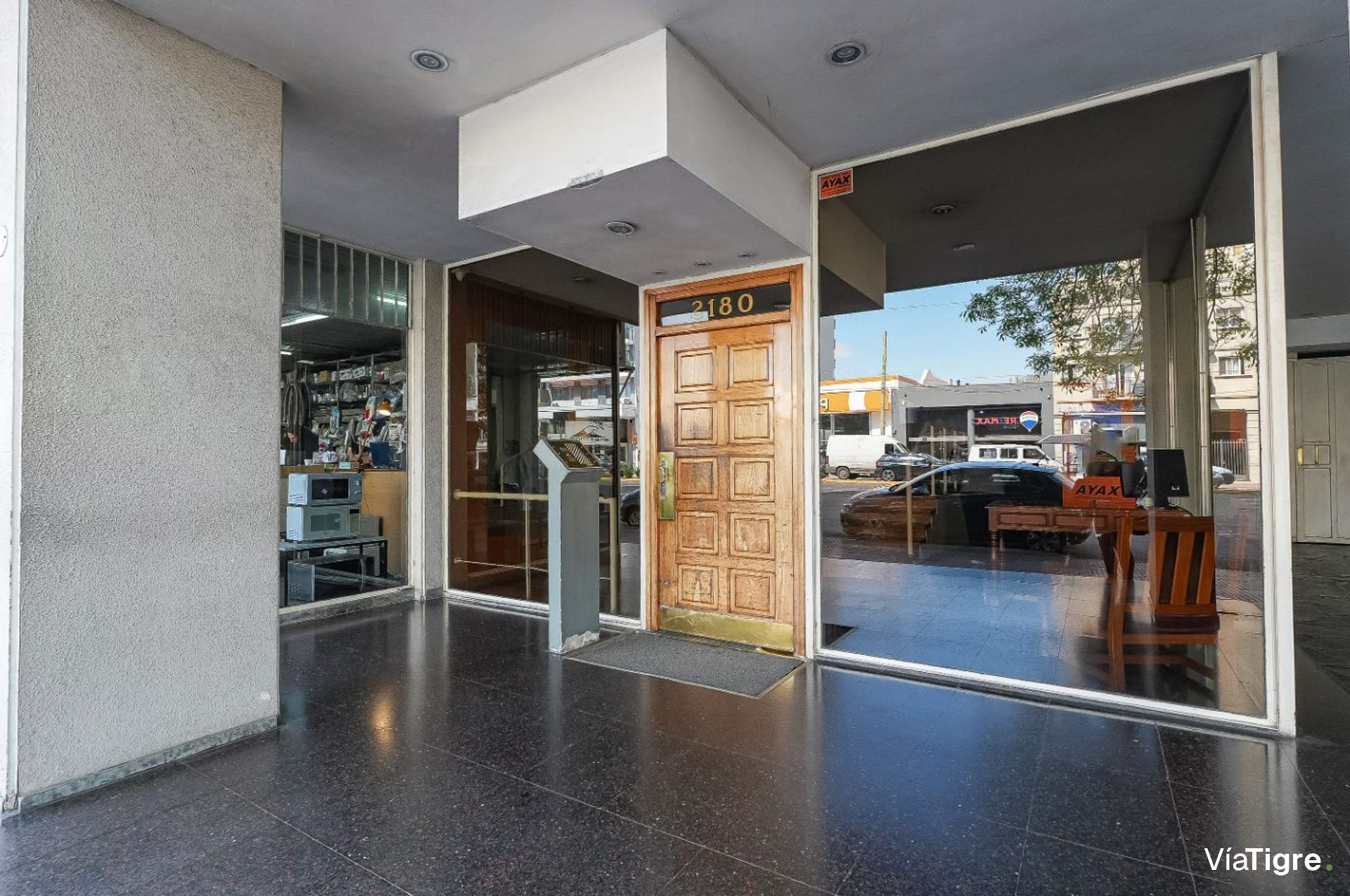 Venta Departamento 5 amb con Cochera, Martínez