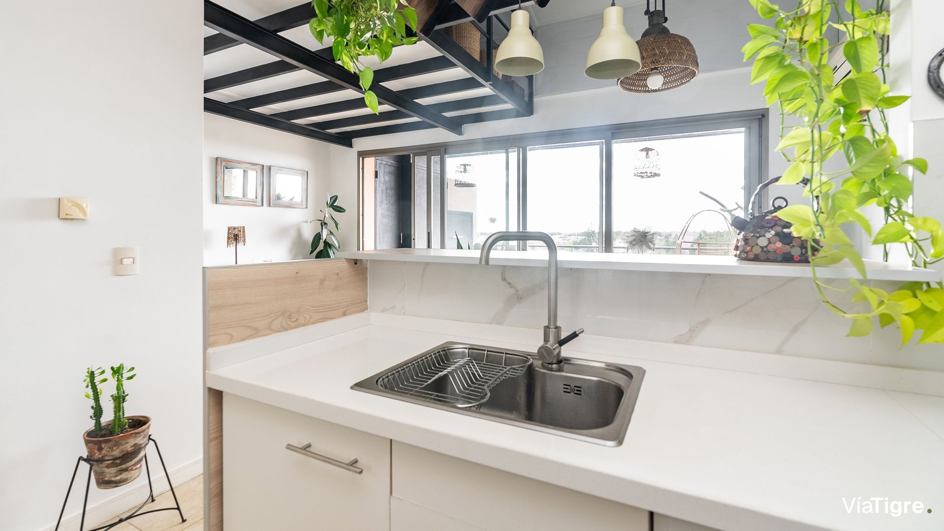 Un Monoambiente diferente con amplio Balcon!!