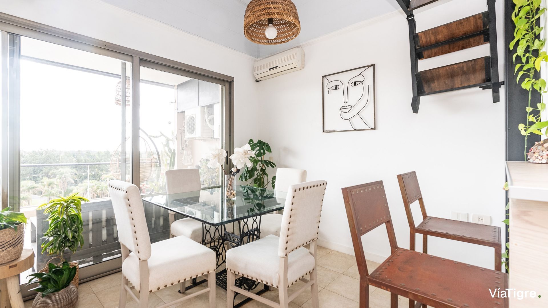 Un Monoambiente diferente con amplio Balcon!!