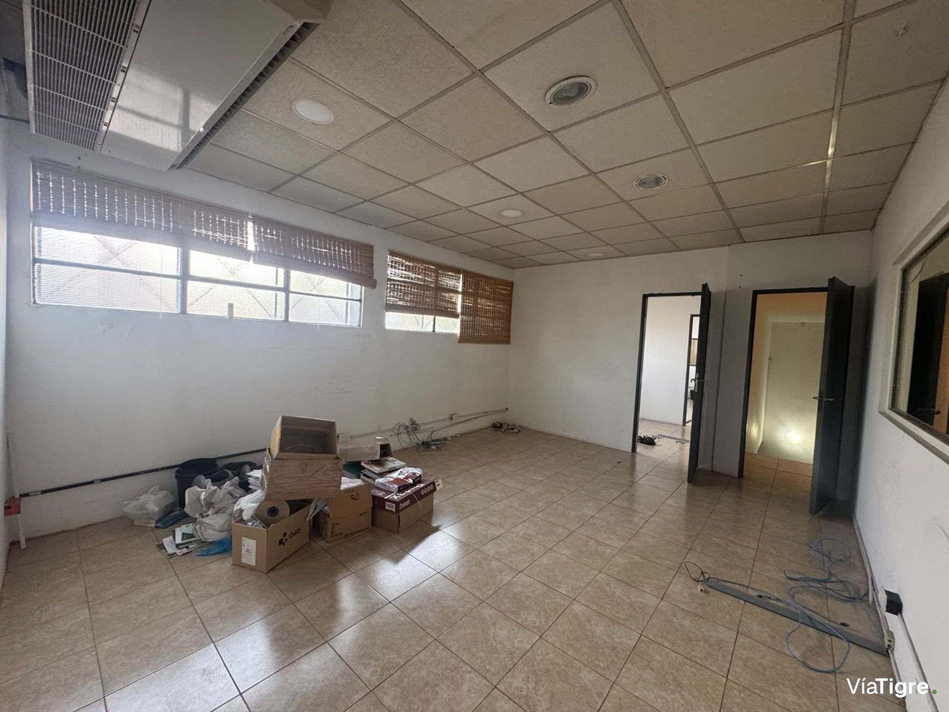 Galpon y oficinas en Alquiler en Florida, V. Lopez