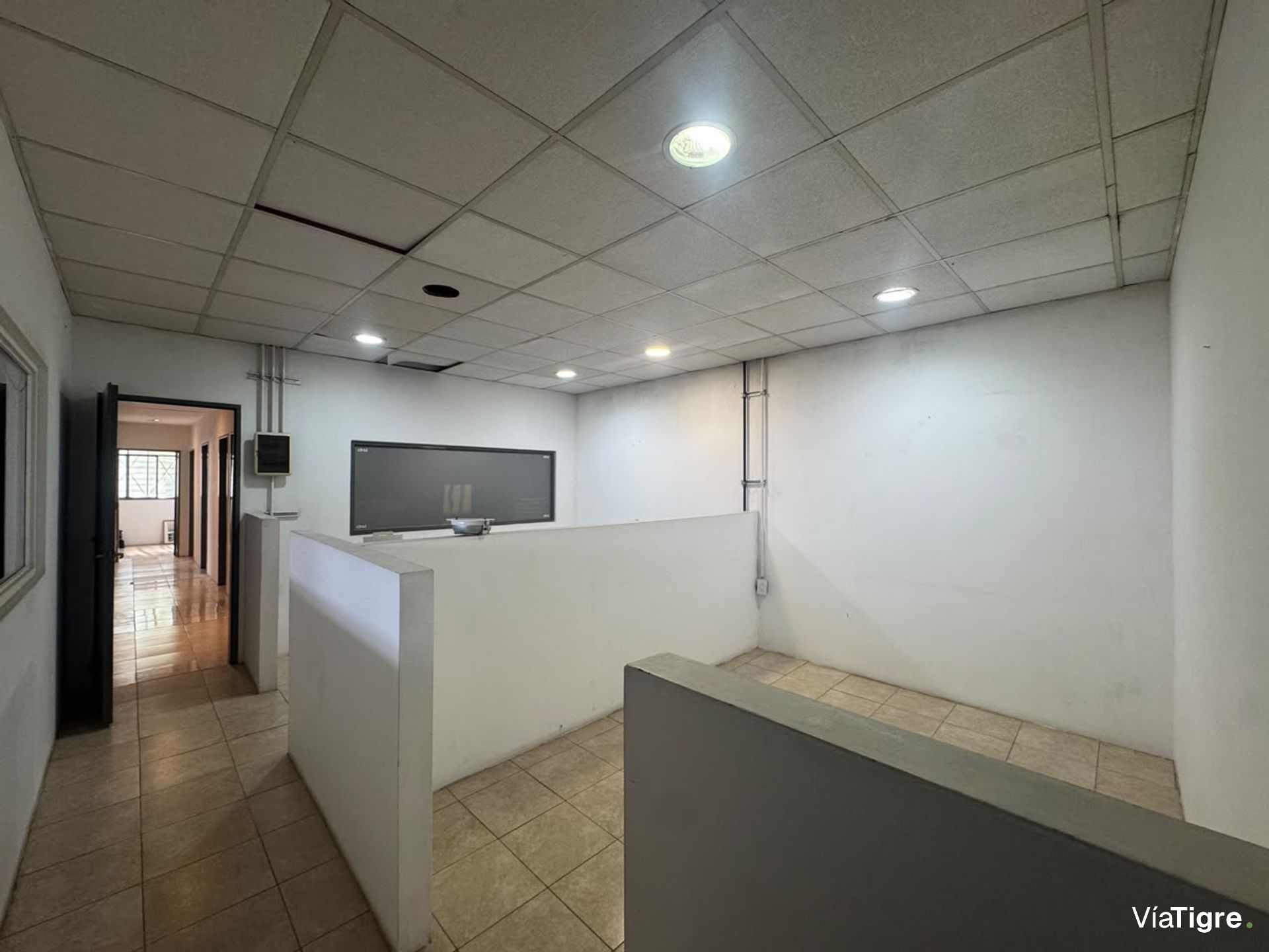 Galpon y oficinas en Alquiler en Florida, V. Lopez