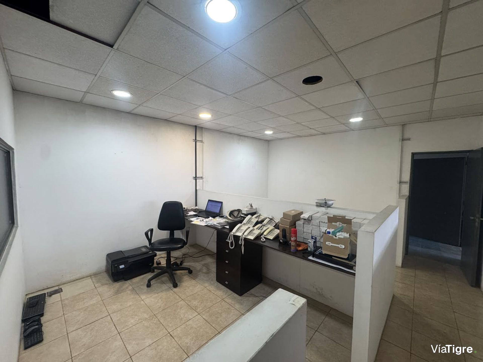 Galpon y oficinas en Alquiler en Florida, V. Lopez