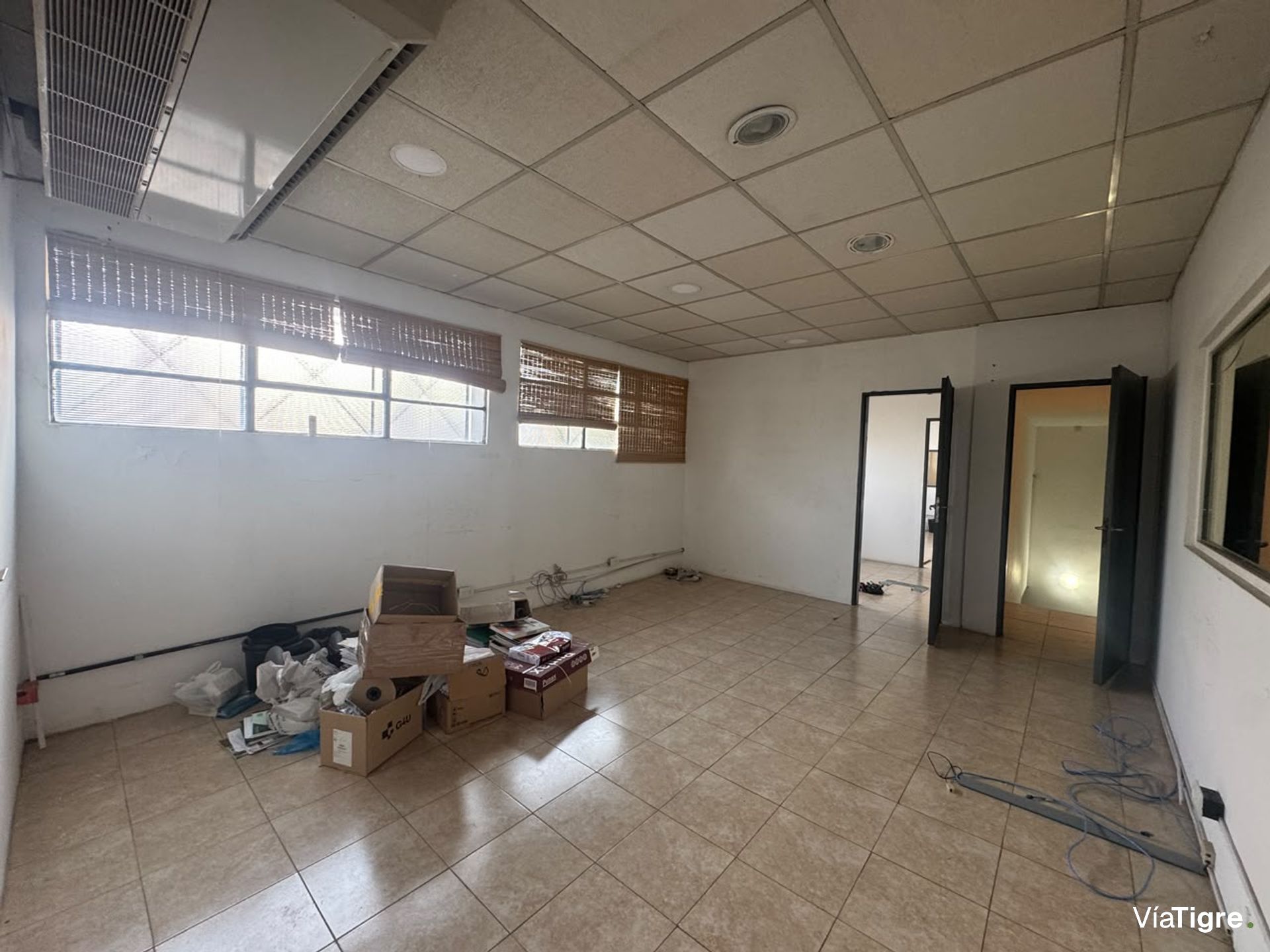 Galpon y oficinas en Alquiler en Florida, V. Lopez