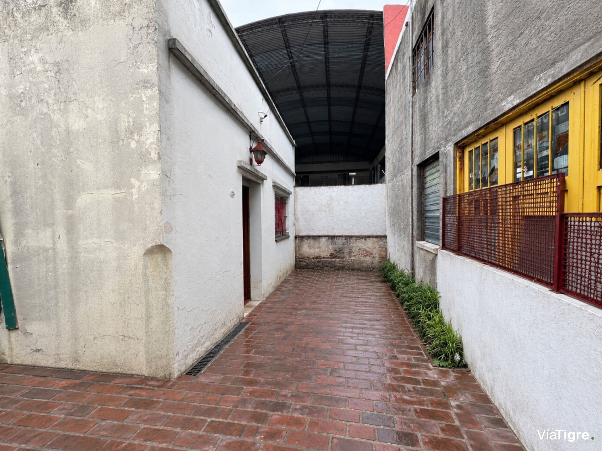 2 Ambientes En Boulogne Con Amplio Patio