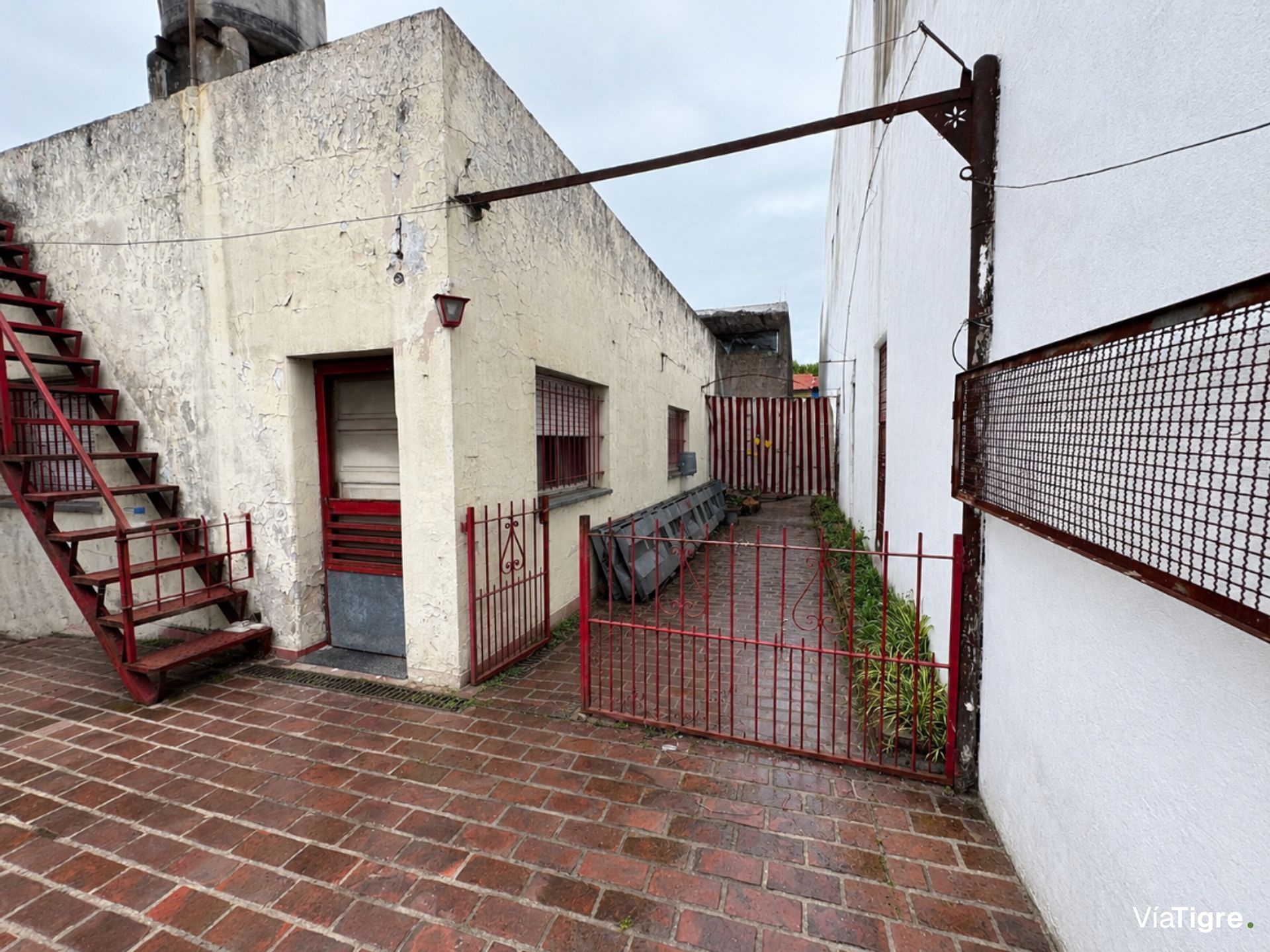 2 Ambientes En Boulogne Con Amplio Patio