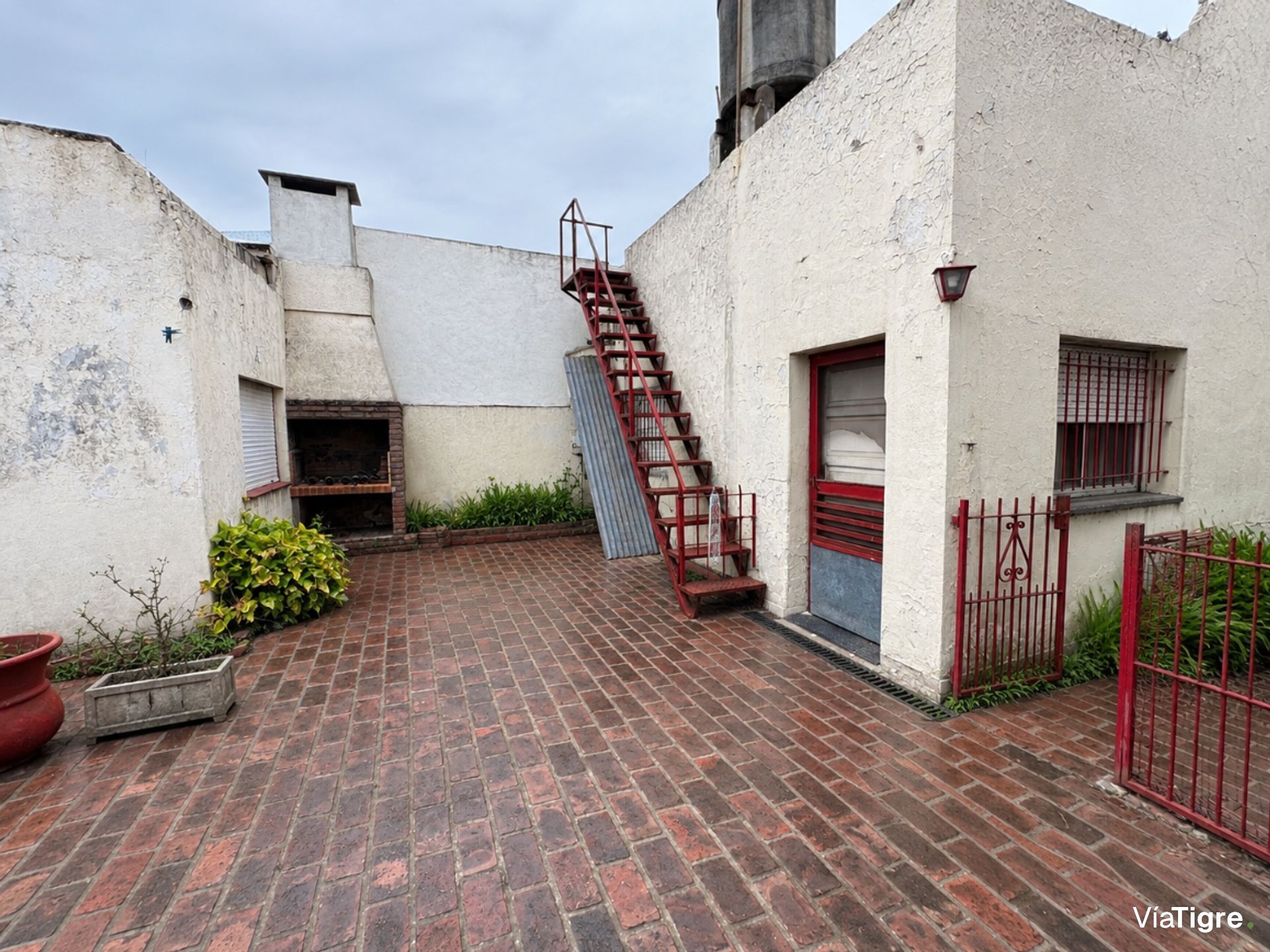 2 Ambientes En Boulogne Con Amplio Patio