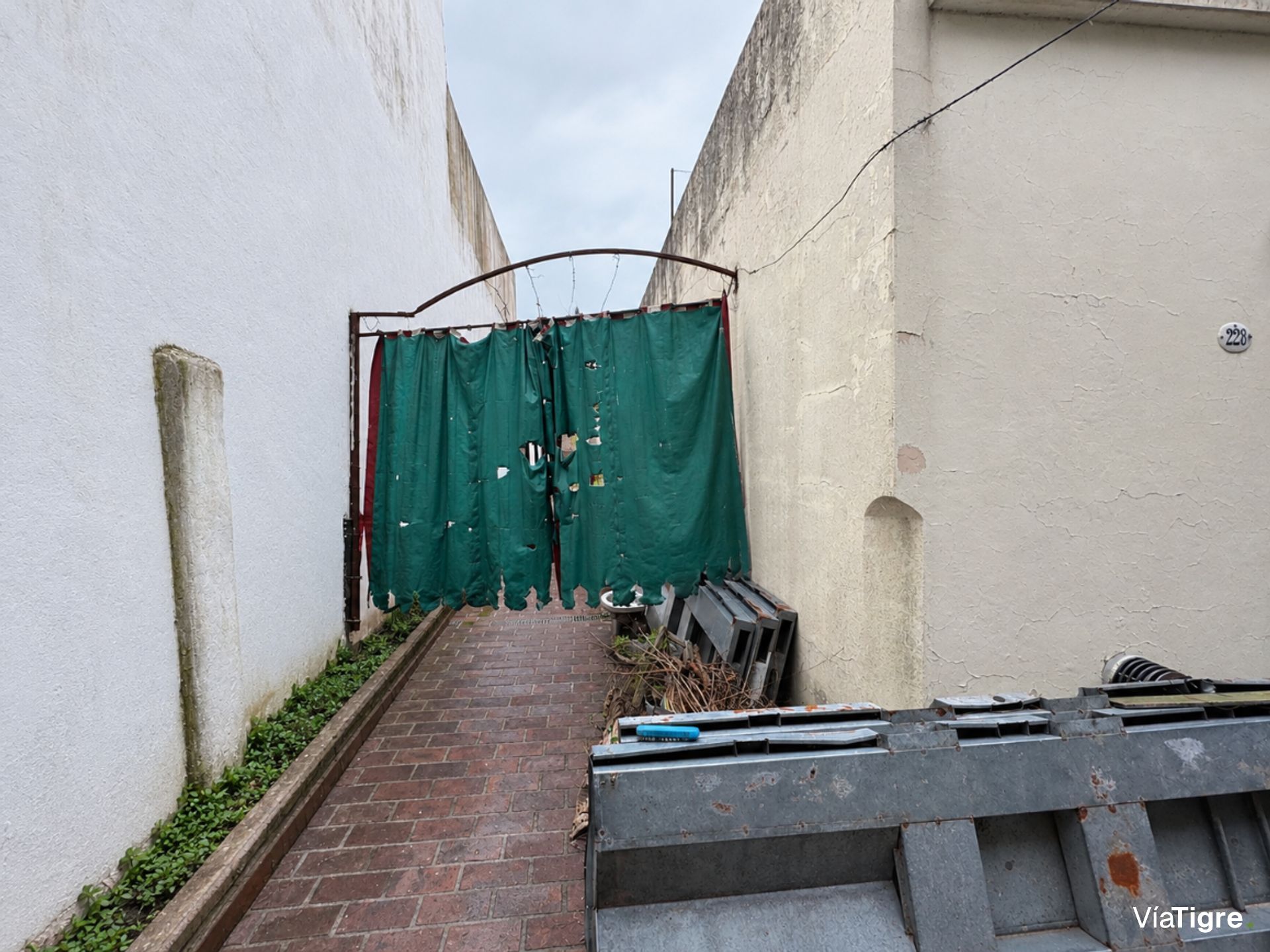 2 Ambientes En Boulogne Con Amplio Patio