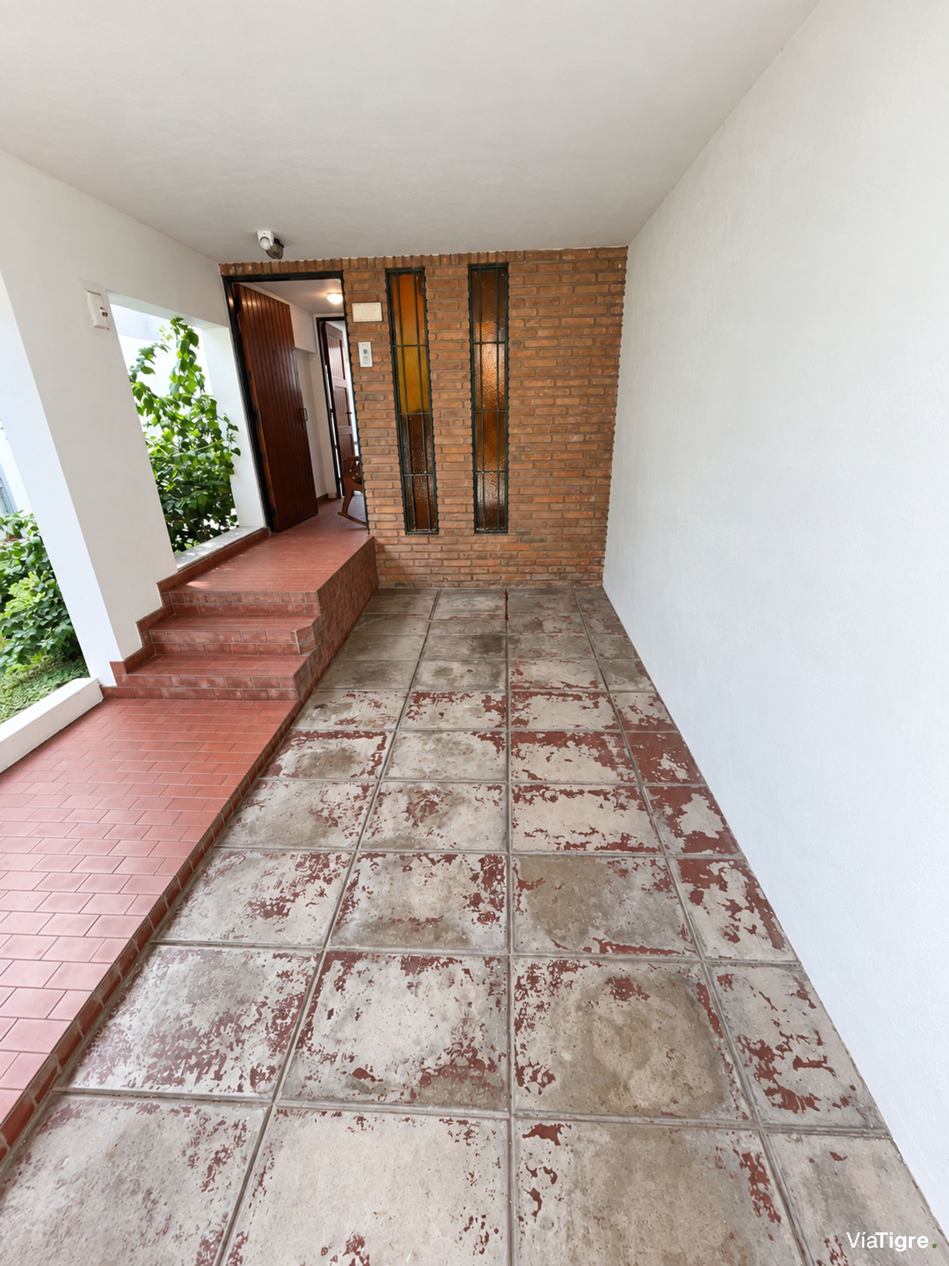 Triplex de 3 Amb. con Cochera, jardín y terraza