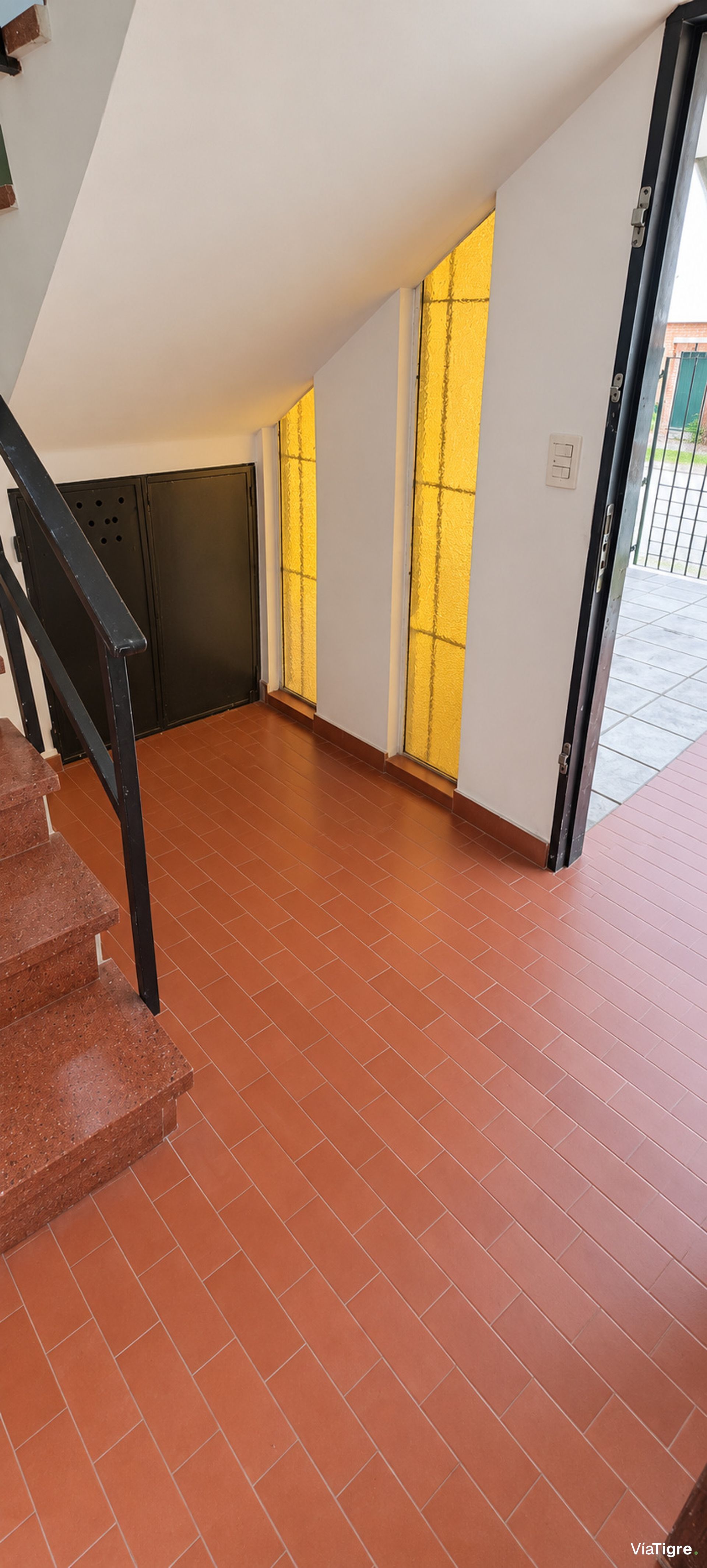 Triplex de 3 Amb. con Cochera, jardín y terraza