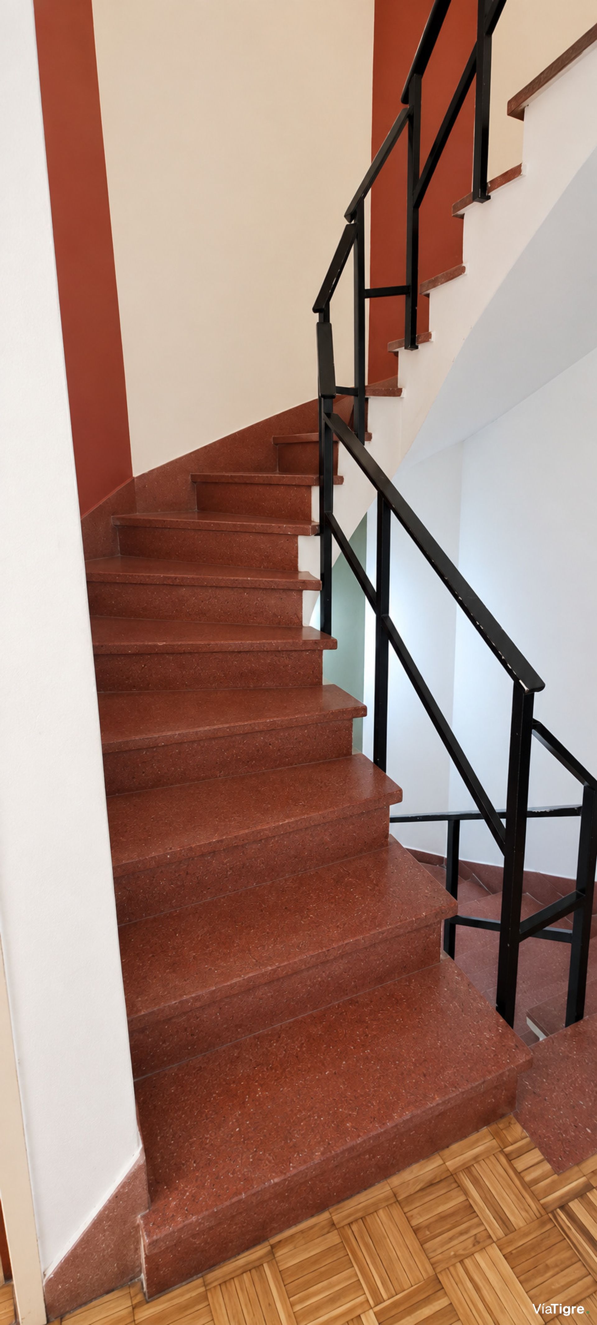 Triplex de 3 Amb. con Cochera, jardín y terraza