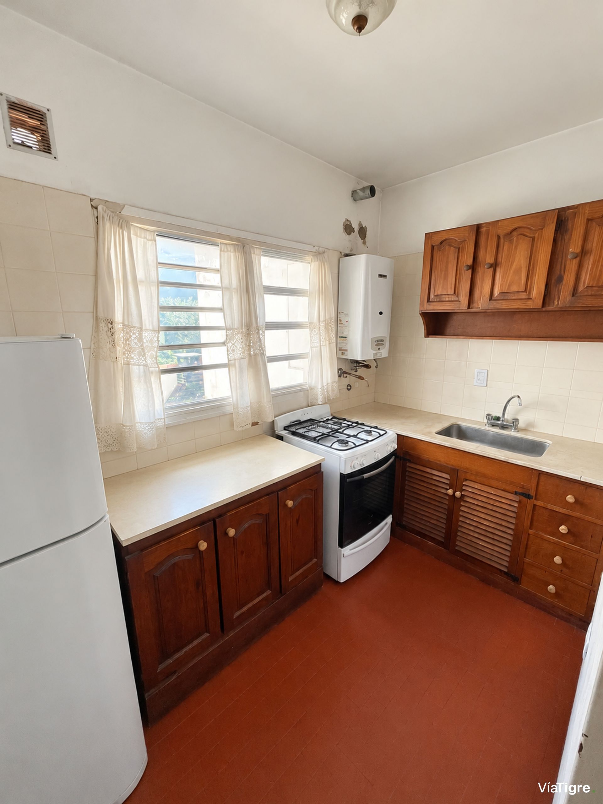 Triplex de 3 Amb. con Cochera, jardín y terraza