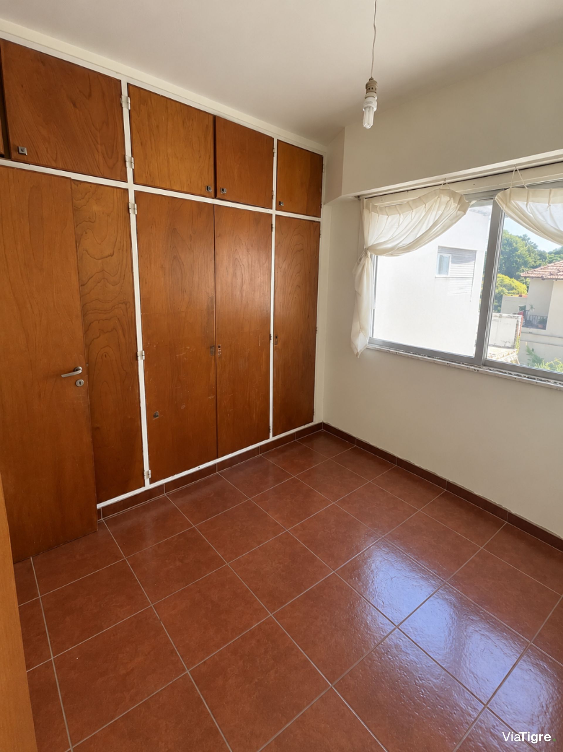 Triplex de 3 Amb. con Cochera, jardín y terraza