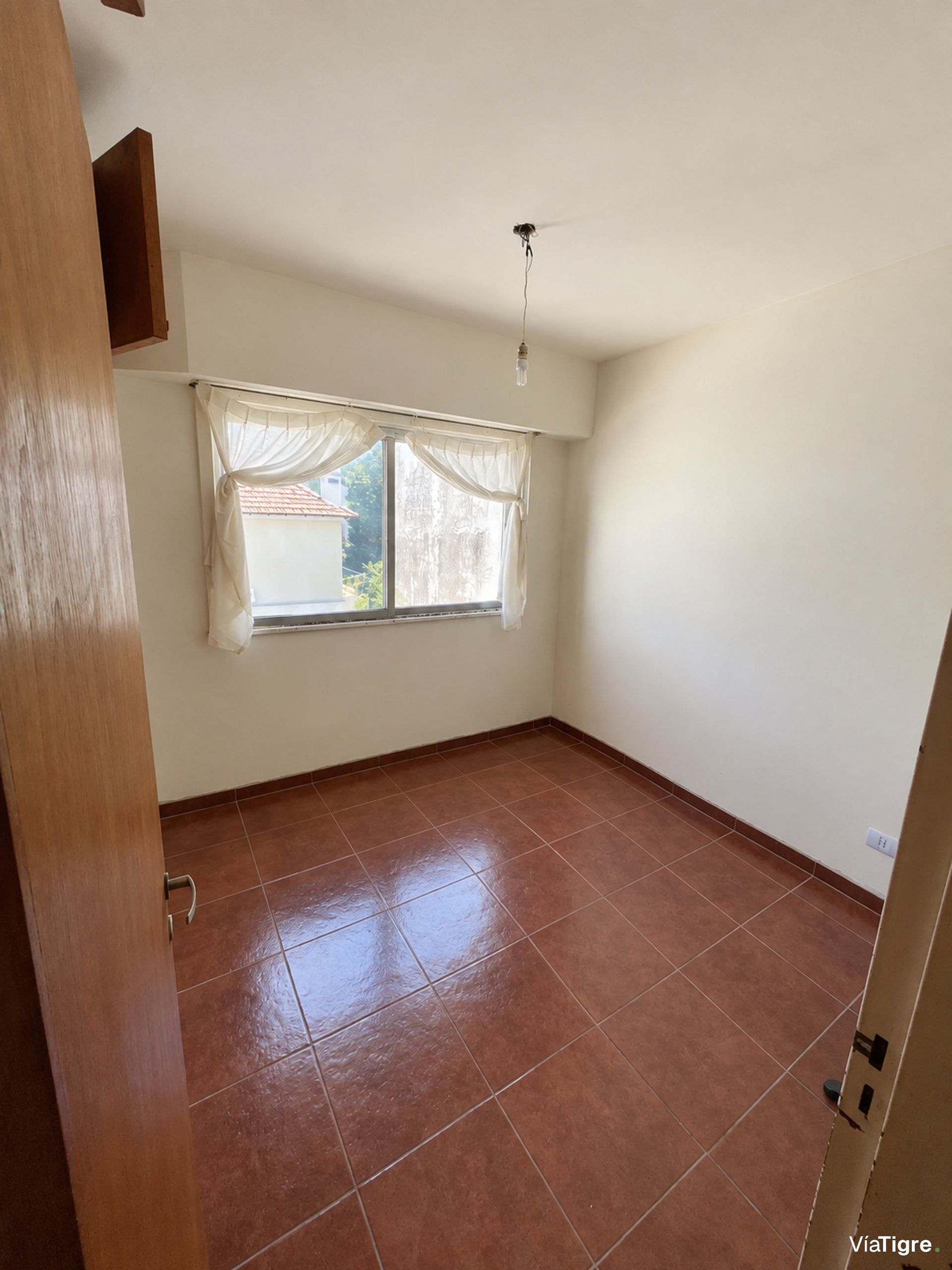 Triplex de 3 Amb. con Cochera, jardín y terraza