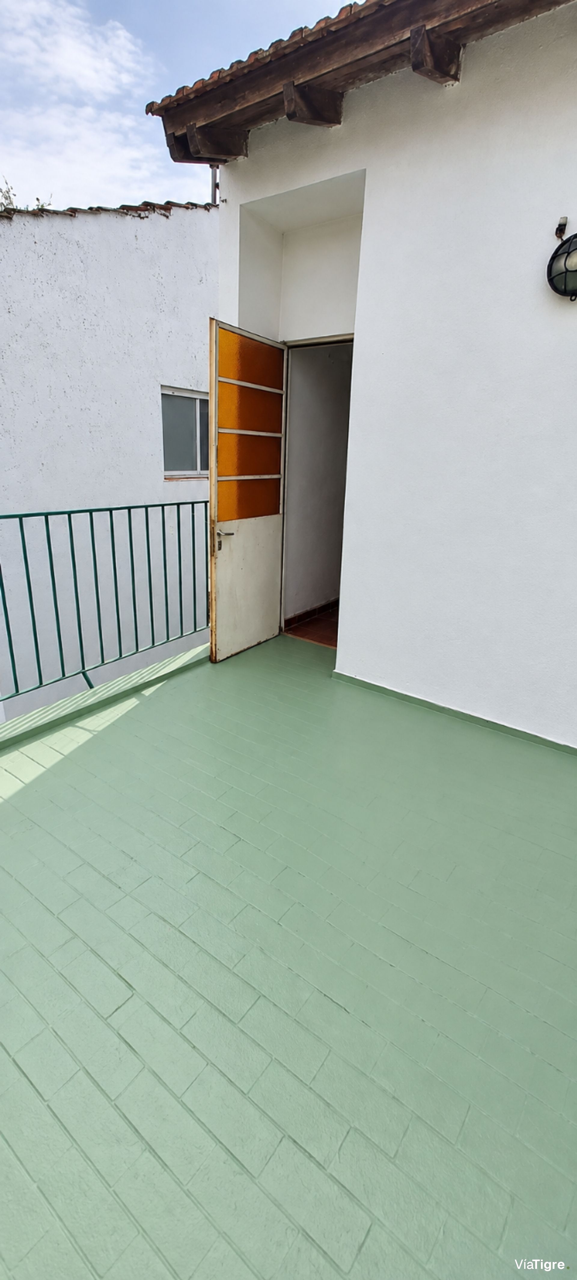 Triplex de 3 Amb. con Cochera, jardín y terraza