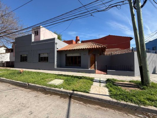 Excelente Casa Refaccionada En Boulogne