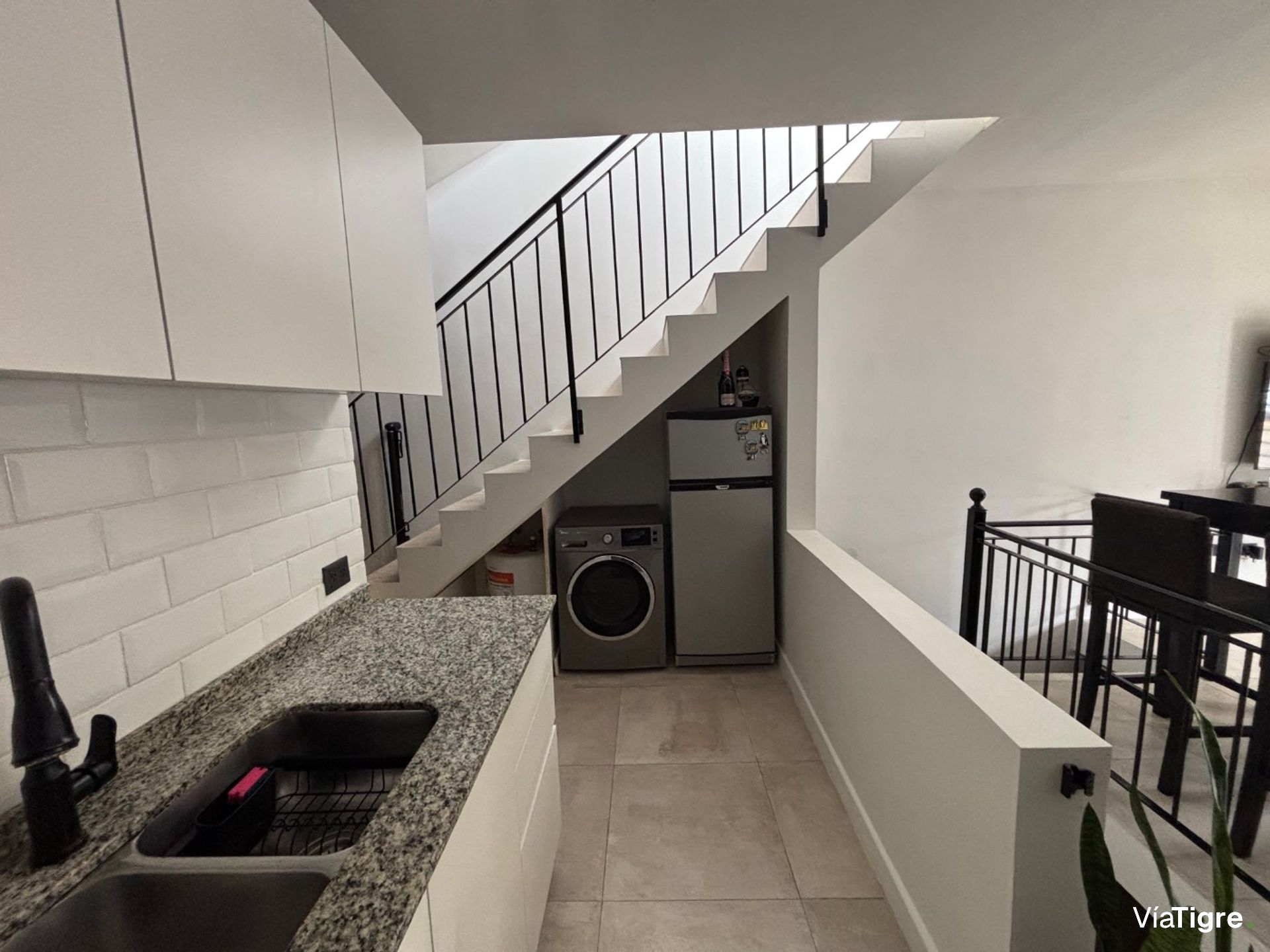VENTA PH tipo CASA MARTINEZ 3 AMB TERRAZA PROPIA