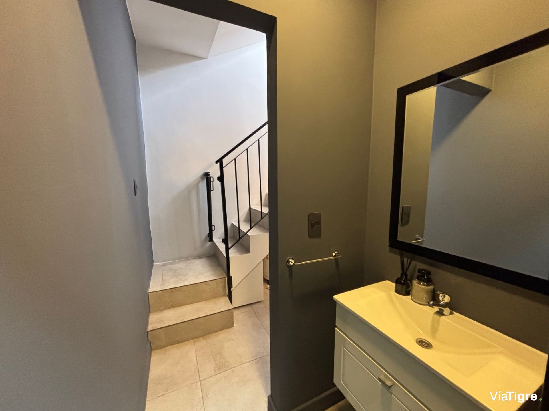 VENTA PH tipo CASA MARTINEZ 3 AMB TERRAZA PROPIA