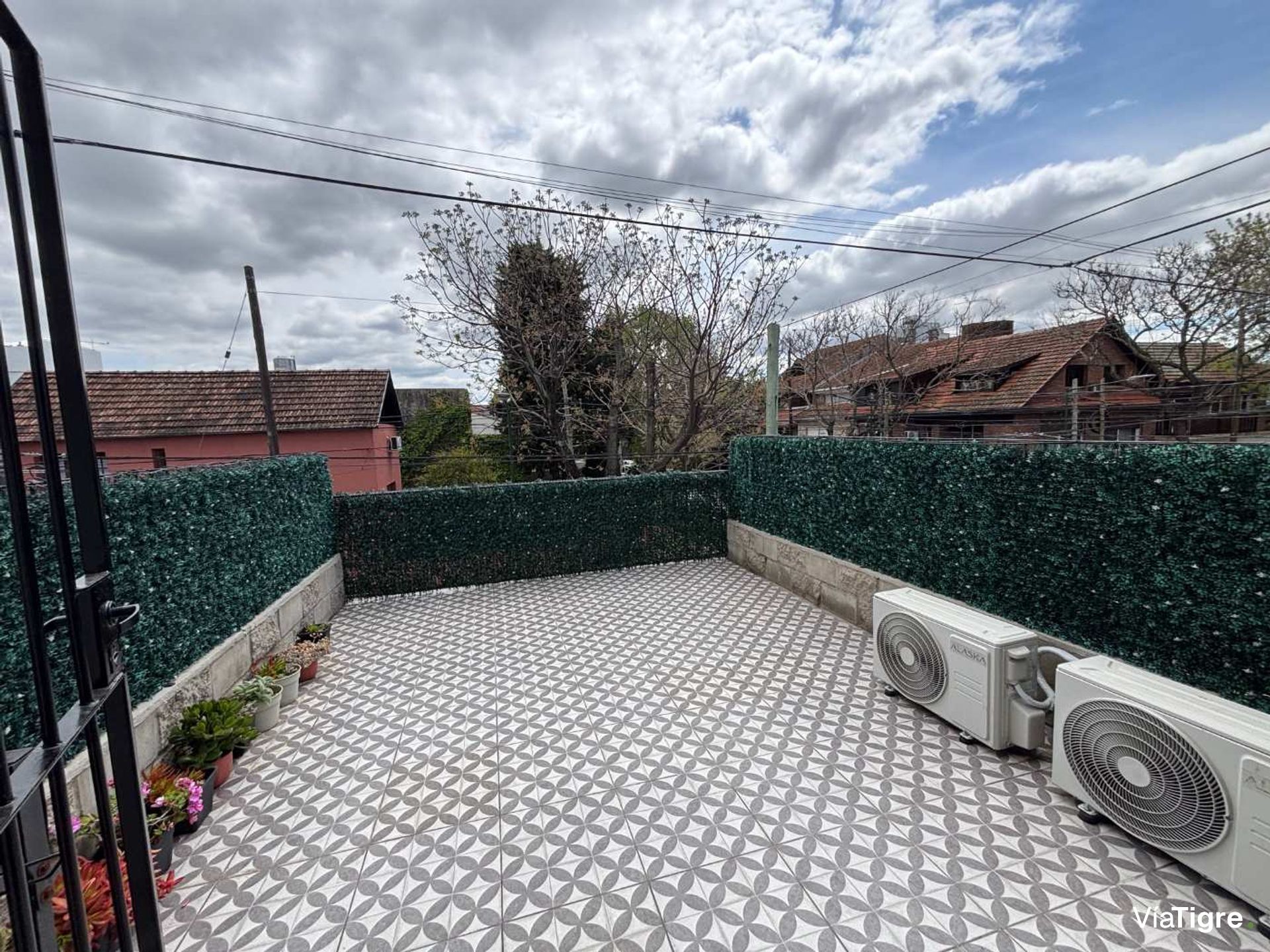 VENTA PH tipo CASA MARTINEZ 3 AMB TERRAZA PROPIA