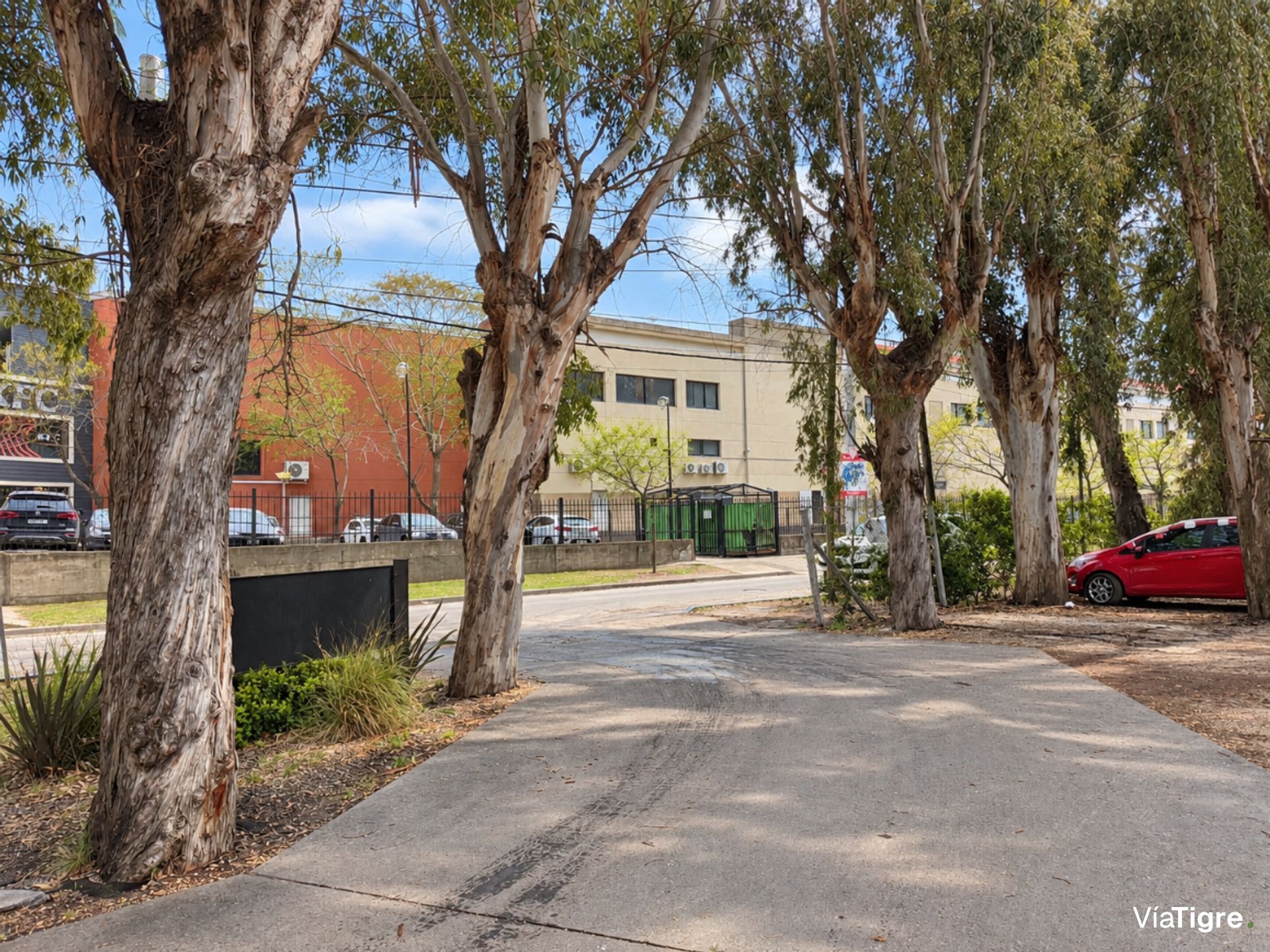 Venta Dpto 2 Amb. Jardín Y Cochera. Amoblado!
