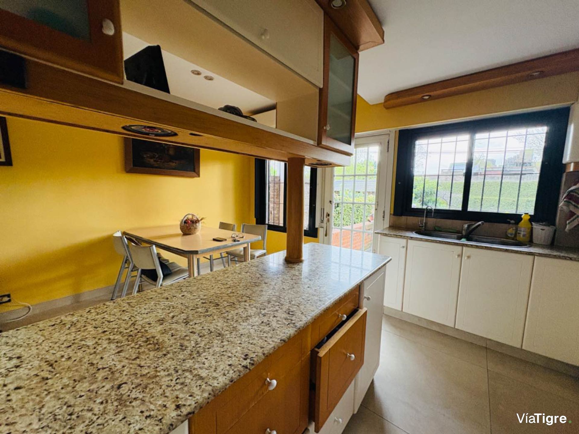Chalet En Venta 4 Amb Con Parque Pileta Y Cocheras