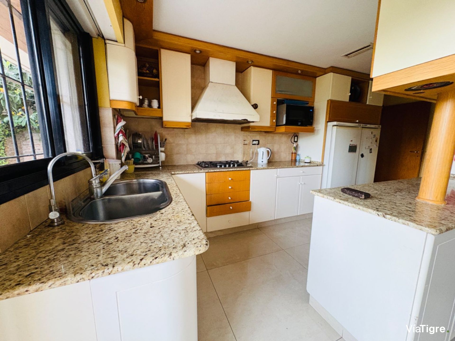Chalet En Venta 4 Amb Con Parque Pileta Y Cocheras