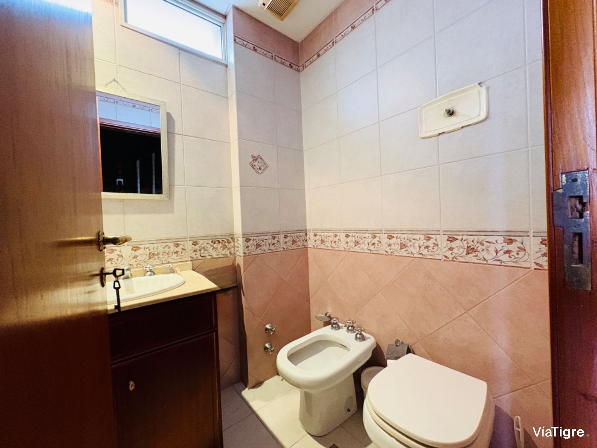 Chalet En Venta 4 Amb Con Parque Pileta Y Cocheras