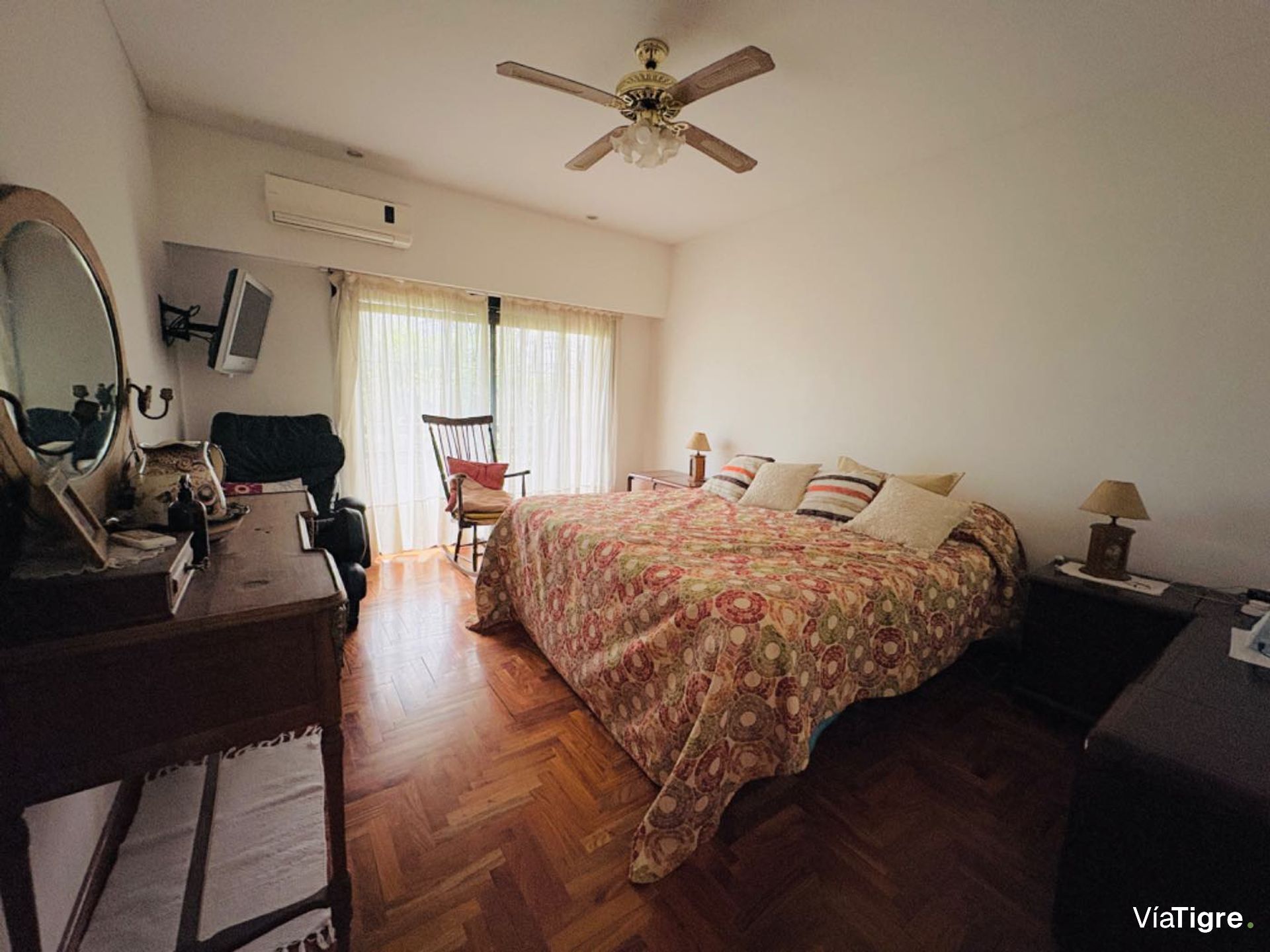 Chalet En Venta 4 Amb Con Parque Pileta Y Cocheras