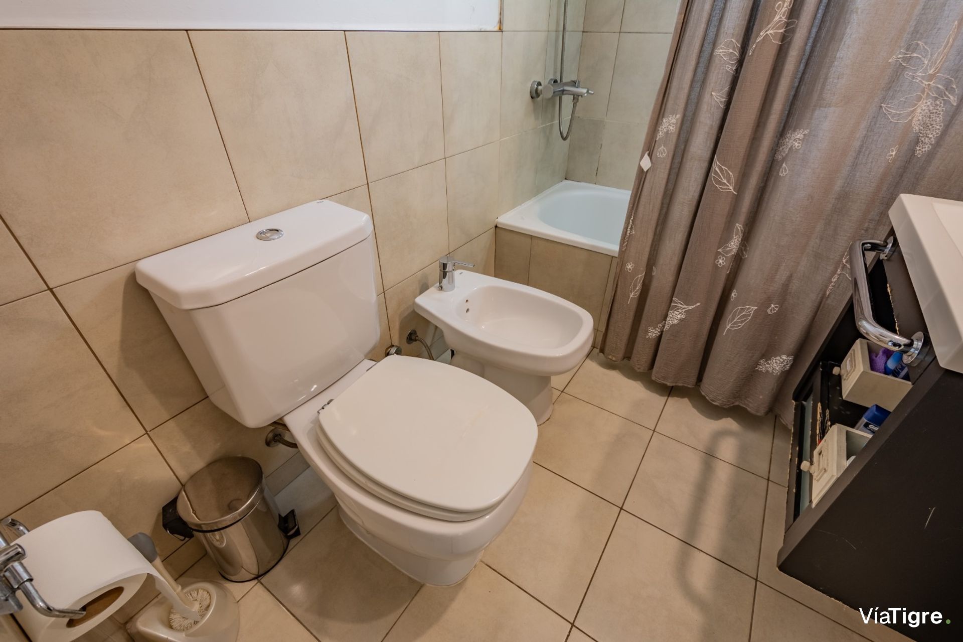 Venta Departamento 3 Ambientes Con Jardín. Cochera