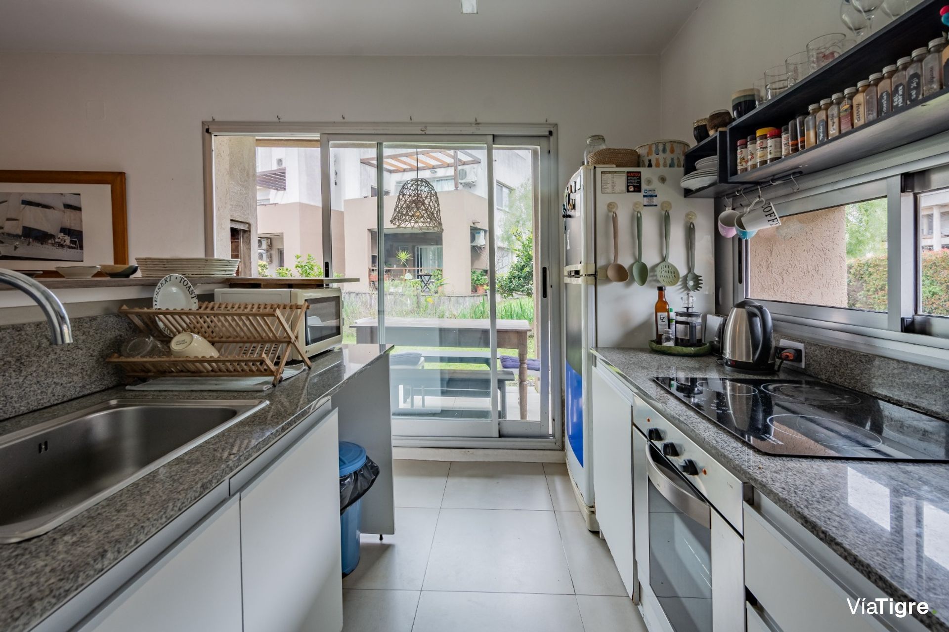 Venta Departamento 3 Ambientes Con Jardín. Cochera