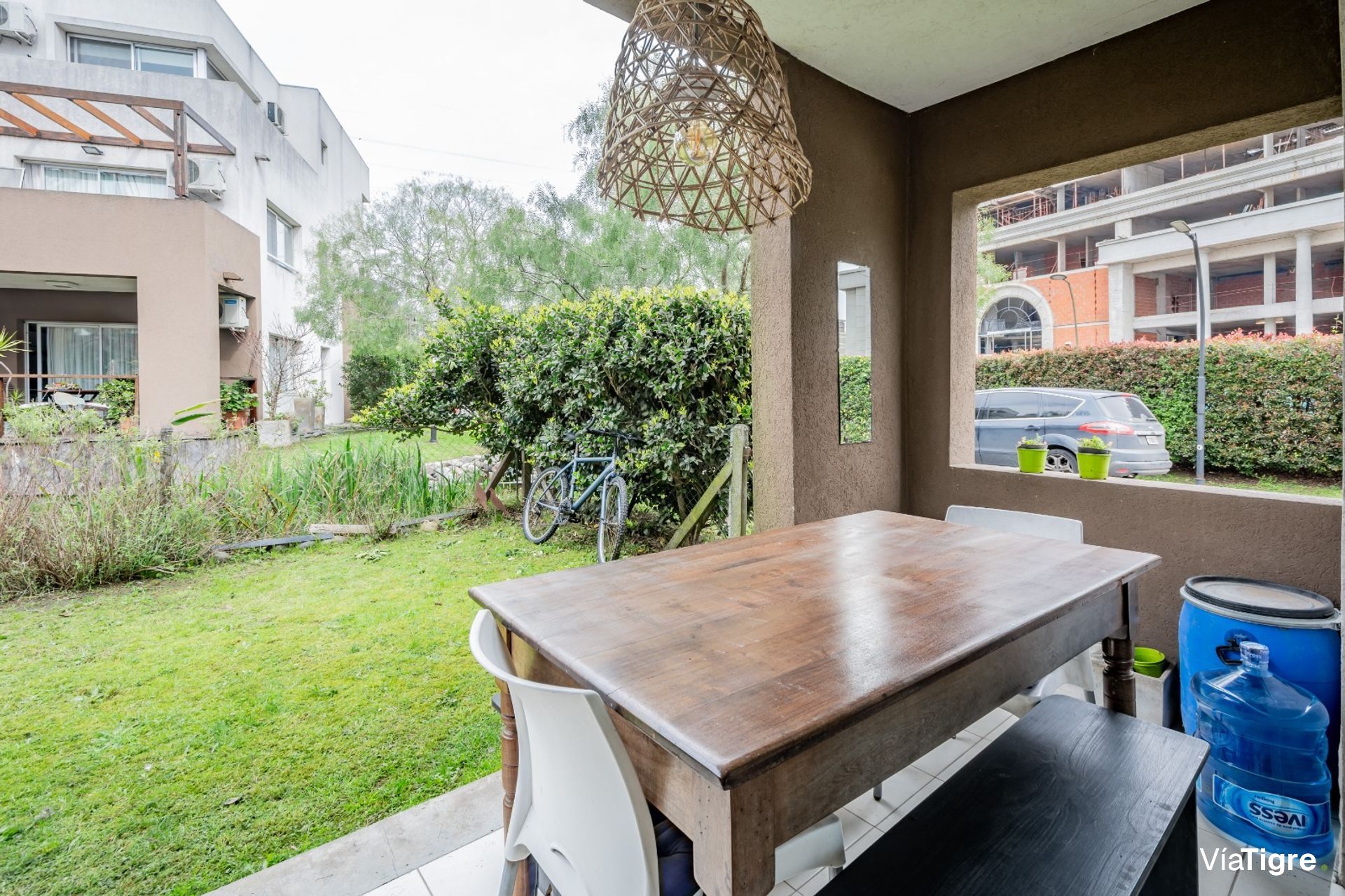 Venta Departamento 3 Ambientes Con Jardín. Cochera