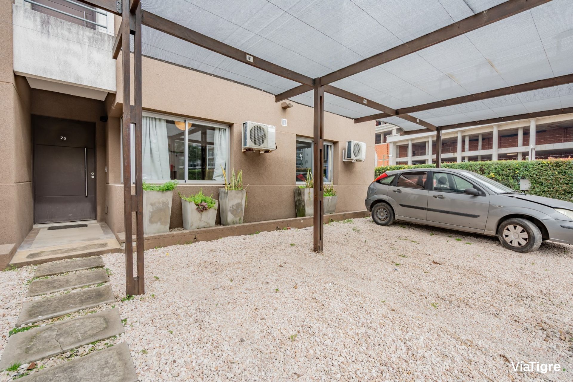 Venta Departamento 3 Ambientes Con Jardín. Cochera